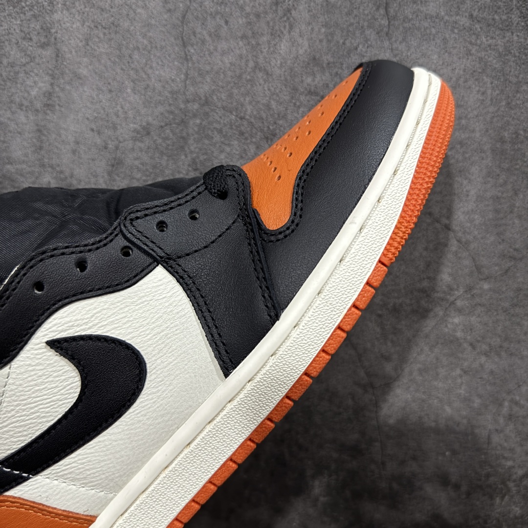 图片[6]-【DG纯原】Air Jordan 1 High OG “Shattered Backboard” 2025年复刻 扣碎篮板 DZ5485-008 高端零售特供批次 产品品控稳定性领先行业 各方面均可对飙LJR版 一切细节材料对比原版 SZ原厂全套原楦原纸板冲刀磨具开发 原厂皮料加持 原厂港宝加持定型后跟R度完美 同源原厂电绣 飞翼针数密度立体效果一致 百分百一致原鞋 原厂拉帮工艺 针距密度一致 后跟弧度收口自然不对折 极致一眼正品既视感 进口玻璃冲刀皮料裁剪零毛边 全鞋电脑针车工艺 品控清洁度最高QC检验标准 免检产品 原厂订购鞋盒、鞋标、防尘纸、鞋撑、鞋带 追求极致的原厂味道 尺码：40 40.5 41 42 42.5 43 44 44.5 45 46 47.5-选品中心