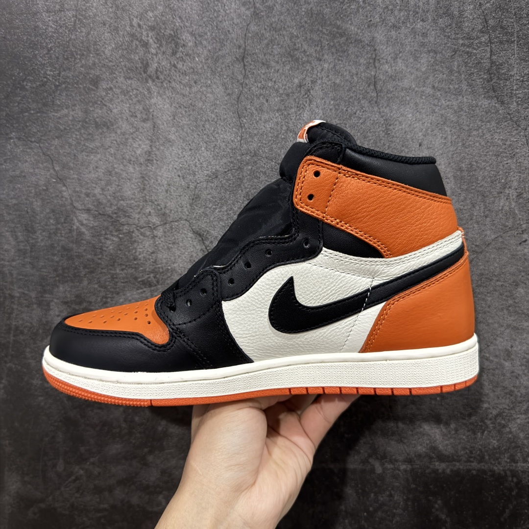 图片[2]-【DG纯原】Air Jordan 1 High OG “Shattered Backboard” 2025年复刻 扣碎篮板 DZ5485-008 高端零售特供批次 产品品控稳定性领先行业 各方面均可对飙LJR版 一切细节材料对比原版 SZ原厂全套原楦原纸板冲刀磨具开发 原厂皮料加持 原厂港宝加持定型后跟R度完美 同源原厂电绣 飞翼针数密度立体效果一致 百分百一致原鞋 原厂拉帮工艺 针距密度一致 后跟弧度收口自然不对折 极致一眼正品既视感 进口玻璃冲刀皮料裁剪零毛边 全鞋电脑针车工艺 品控清洁度最高QC检验标准 免检产品 原厂订购鞋盒、鞋标、防尘纸、鞋撑、鞋带 追求极致的原厂味道 尺码：40 40.5 41 42 42.5 43 44 44.5 45 46 47.5-选品中心