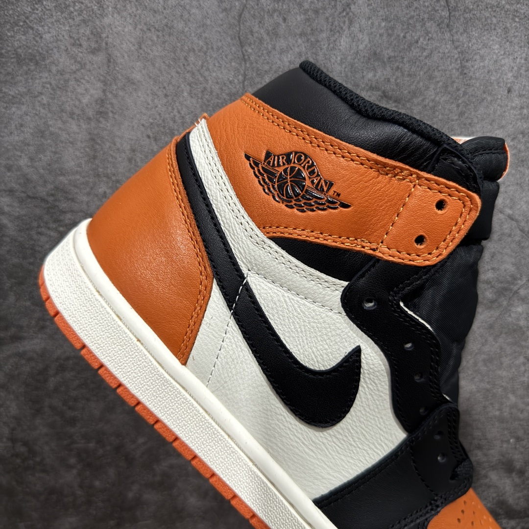 图片[7]-【DG纯原】Air Jordan 1 High OG “Shattered Backboard” 2025年复刻 扣碎篮板 DZ5485-008 高端零售特供批次 产品品控稳定性领先行业 各方面均可对飙LJR版 一切细节材料对比原版 SZ原厂全套原楦原纸板冲刀磨具开发 原厂皮料加持 原厂港宝加持定型后跟R度完美 同源原厂电绣 飞翼针数密度立体效果一致 百分百一致原鞋 原厂拉帮工艺 针距密度一致 后跟弧度收口自然不对折 极致一眼正品既视感 进口玻璃冲刀皮料裁剪零毛边 全鞋电脑针车工艺 品控清洁度最高QC检验标准 免检产品 原厂订购鞋盒、鞋标、防尘纸、鞋撑、鞋带 追求极致的原厂味道 尺码：40 40.5 41 42 42.5 43 44 44.5 45 46 47.5-选品中心