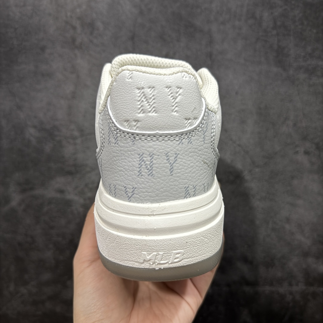 图片[4]-【公司级】韩国洋基队NY大标潮流老爹鞋 MLB小白鞋市面上唯一顶级纯原版本 原材料打造 原楦原档案数据开发版型 完美鞋头弧度/后套收口效果🆚市面文案版本‼️ 原厂立体填充鞋舌海绵 中底注胶孔原数据开发模具大底 原厂转印标 保证不掉字 内增高6cm 原厂1：1模具开发 原厂进口纳米材质 原厂 全套手提袋 原盒雷射防伪标包装 天猫订单品质 官网尺码35 36 36.5 37.5 38 38.5 39 40 40.5 41 42 42.5 43 44 44.5 45-选品中心