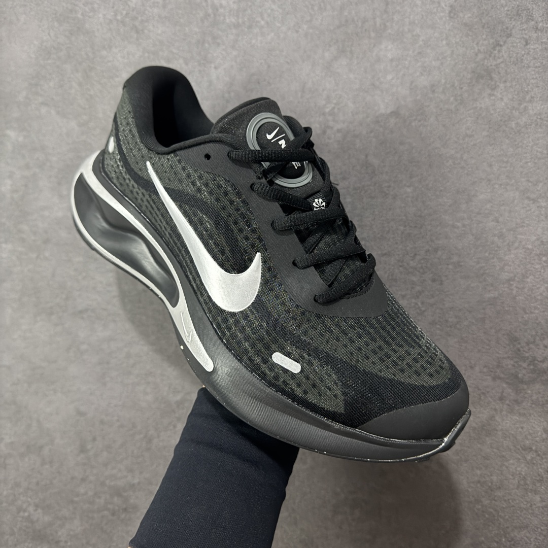 图片[3]-【公司级】NK Journey Run 旅程慢跑系列低帮轻质缓震休闲运动公路跑步鞋 采用科技织法轻盈织物合成鞋面材质 搭载柔软厚实ComfiRide 泡绵缓震组合外置防滑耐磨橡胶底片 穿上 Journey Run 公路跑步鞋 尽情畅跑 享受每一步的风景 搭载柔软厚实的 ComfiRide 泡绵缓震配置 助你征服充满挑战的路面 大步流星 微笑前行 该鞋款舒适非凡 让你爱不释脚 货号：IM3374-001 尺码：35.5-45-选品中心