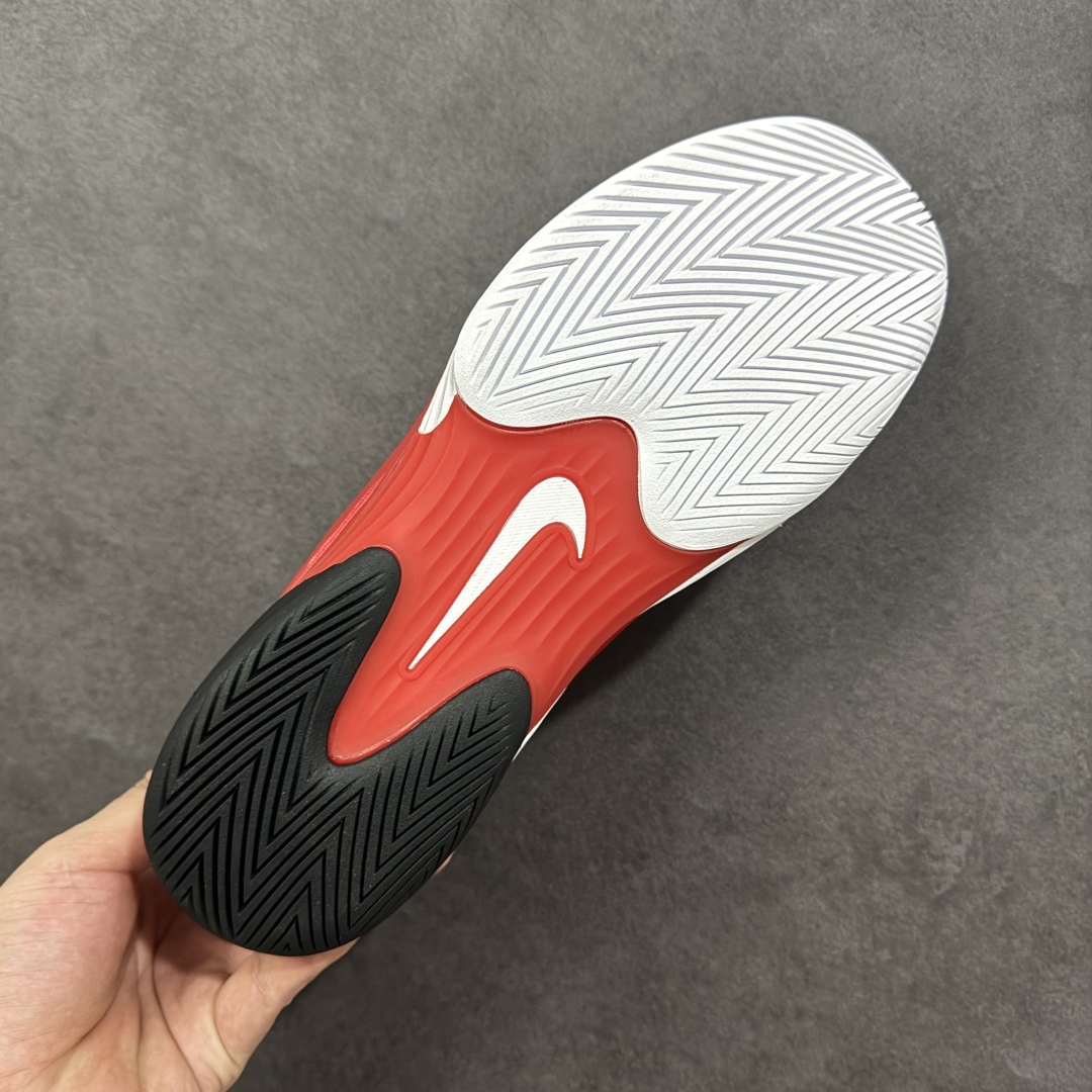 图片[9]-【外贸版】Nike Zoom Vapor 12 HC 舒适 低帮 网球鞋 FV5552-600 郑钦文同款上脚 网球实战必穿款 颜值与实用性兼具 轻质网眼鞋面，透气又轻盈 Air Zoom 缓震配置超给力，击球冲击能有效吸收，缓震回弹超舒适，启动反馈也很赞。 鞋身流线型设计，减少空气阻力，灵活性拉满 鞋底橡胶耐磨，硬地抓地力强，多方向人字纹，急停、变向都稳 中足锁定稳，侧向支撑靠谱，鞋楦贴合度适中，打球时脚在鞋里不乱晃，能专注赢球 简约设计适配多种风格，运动与日常场景无缝切换 轻量化与透气性 网面材质减轻重量，长时间穿着舒适 尺码：36-47-选品中心