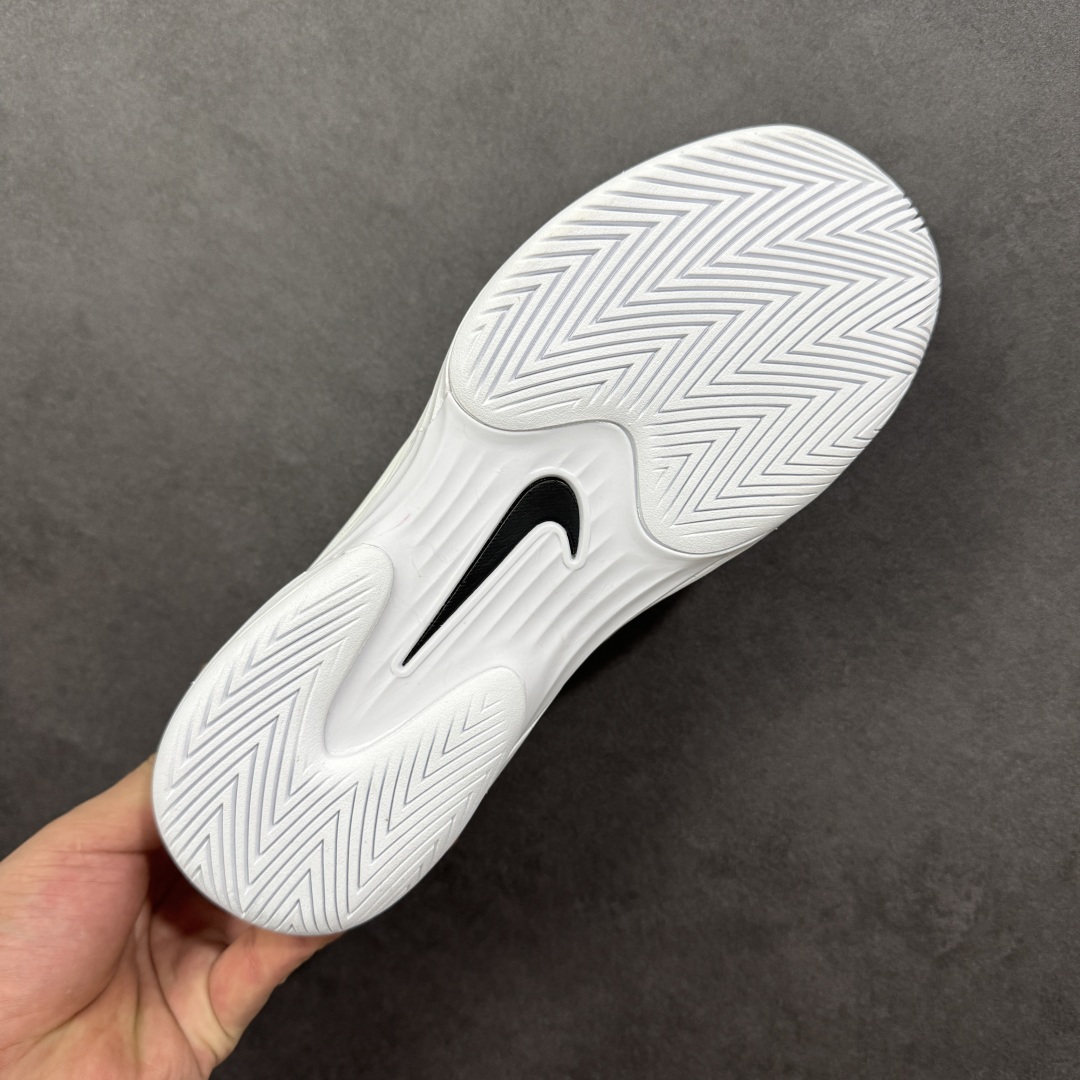 图片[9]-【外贸版】Nike Zoom Vapor 12 HC 舒适 低帮 网球鞋 FV5554-100 郑钦文同款上脚 网球实战必穿款 颜值与实用性兼具 轻质网眼鞋面，透气又轻盈 Air Zoom 缓震配置超给力，击球冲击能有效吸收，缓震回弹超舒适，启动反馈也很赞。 鞋身流线型设计，减少空气阻力，灵活性拉满 鞋底橡胶耐磨，硬地抓地力强，多方向人字纹，急停、变向都稳 中足锁定稳，侧向支撑靠谱，鞋楦贴合度适中，打球时脚在鞋里不乱晃，能专注赢球 简约设计适配多种风格，运动与日常场景无缝切换 轻量化与透气性 网面材质减轻重量，长时间穿着舒适 尺码：36-47-选品中心