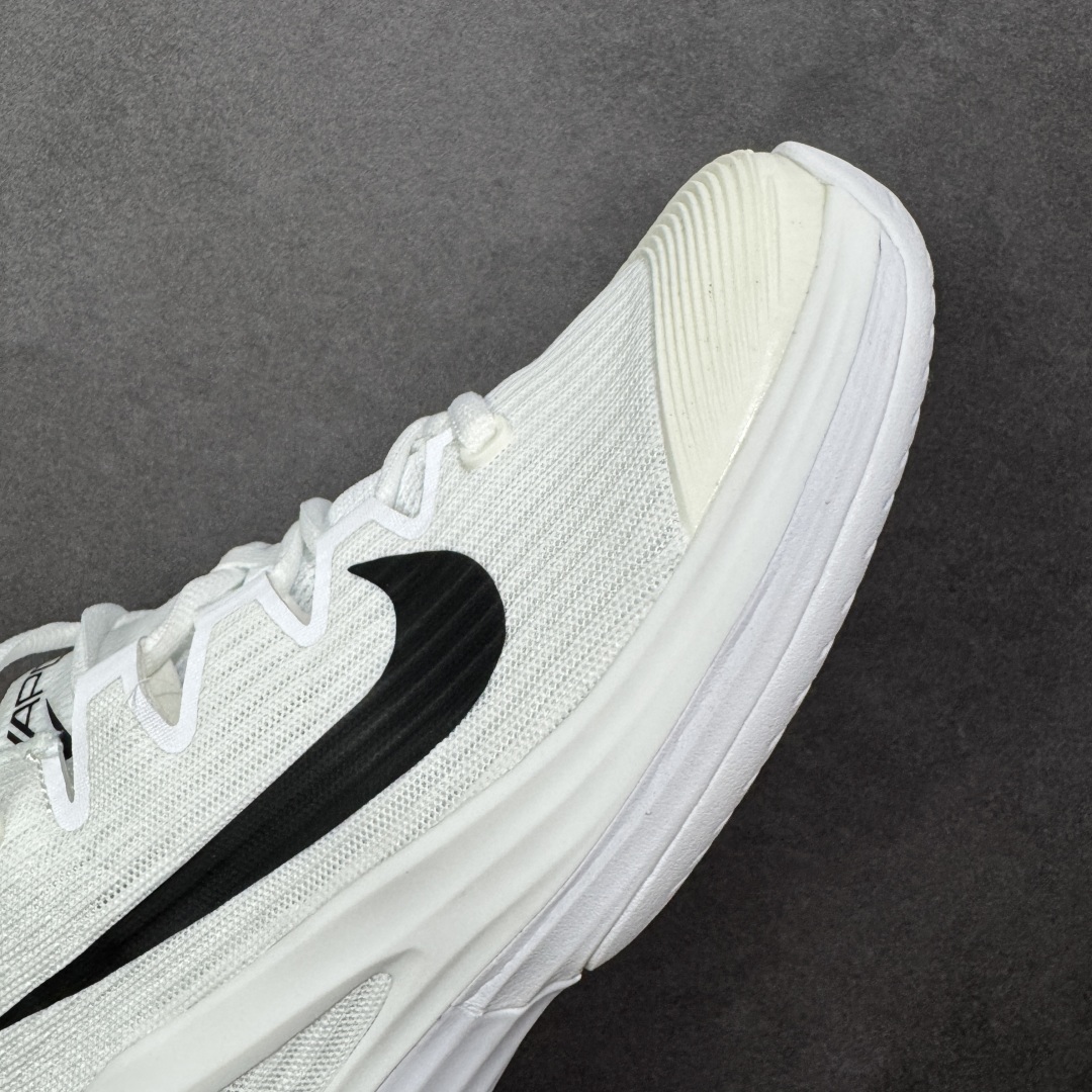 图片[5]-【外贸版】Nike Zoom Vapor 12 HC 舒适 低帮 网球鞋 FV5554-100 郑钦文同款上脚 网球实战必穿款 颜值与实用性兼具 轻质网眼鞋面，透气又轻盈 Air Zoom 缓震配置超给力，击球冲击能有效吸收，缓震回弹超舒适，启动反馈也很赞。 鞋身流线型设计，减少空气阻力，灵活性拉满 鞋底橡胶耐磨，硬地抓地力强，多方向人字纹，急停、变向都稳 中足锁定稳，侧向支撑靠谱，鞋楦贴合度适中，打球时脚在鞋里不乱晃，能专注赢球 简约设计适配多种风格，运动与日常场景无缝切换 轻量化与透气性 网面材质减轻重量，长时间穿着舒适 尺码：36-47-选品中心