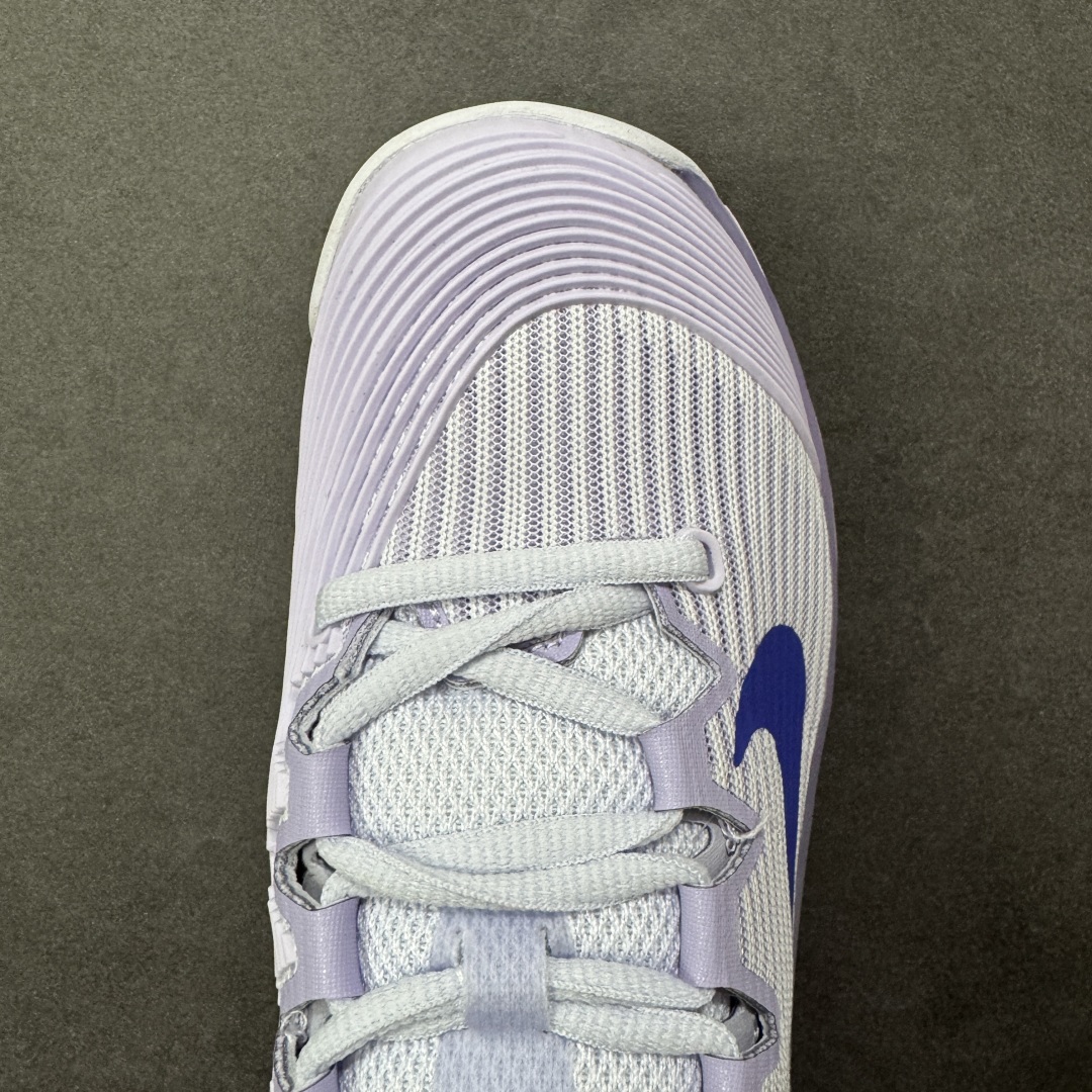 图片[8]-【外贸版】Nike Zoom Vapor 12 HC 舒适 低帮 网球鞋 FV5554-500 郑钦文同款上脚 网球实战必穿款 颜值与实用性兼具 轻质网眼鞋面，透气又轻盈 Air Zoom 缓震配置超给力，击球冲击能有效吸收，缓震回弹超舒适，启动反馈也很赞。 鞋身流线型设计，减少空气阻力，灵活性拉满 鞋底橡胶耐磨，硬地抓地力强，多方向人字纹，急停、变向都稳 中足锁定稳，侧向支撑靠谱，鞋楦贴合度适中，打球时脚在鞋里不乱晃，能专注赢球 简约设计适配多种风格，运动与日常场景无缝切换 轻量化与透气性 网面材质减轻重量，长时间穿着舒适 尺码：36-47-选品中心