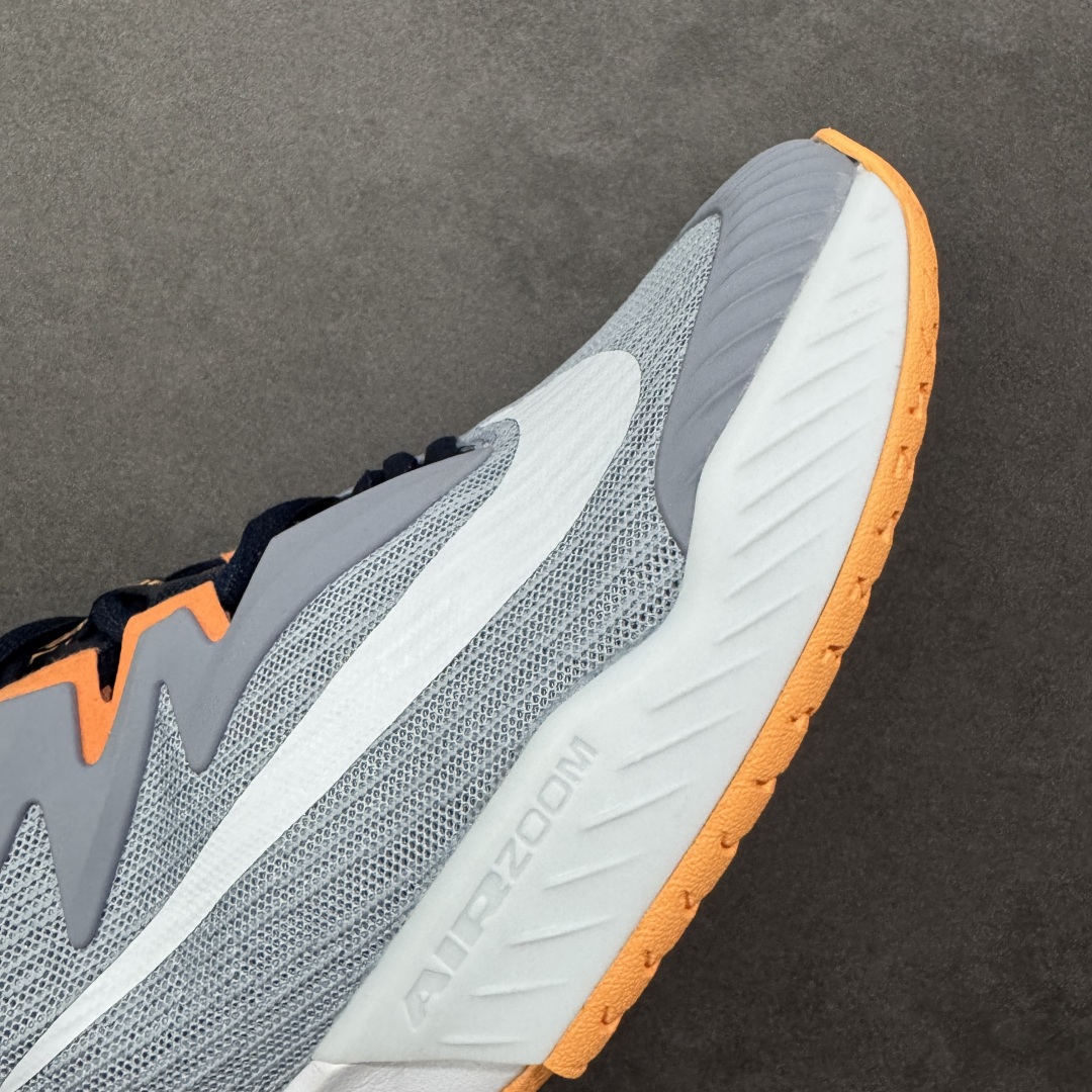 图片[5]-【外贸版】Nike Vapor Pro 3 Premium 简约时尚百搭经典 减震 低帮 网球鞋 FZ2161-400 颜值与实用性兼具 轻质网眼鞋面，透气又轻盈 Air Zoom 缓震配置超给力，击球冲击能有效吸收，缓震回弹超舒适，启动反馈也很赞。 鞋身流线型设计，减少空气阻力，灵活性拉满 鞋底橡胶耐磨，硬地抓地力强，多方向人字纹，急停、变向都稳 中足锁定稳，侧向支撑靠谱，鞋楦贴合度适中，打球时脚在鞋里不乱晃，能专注赢球 简约设计适配多种风格，运动与日常场景无缝切换 轻量化与透气性 网面材质减轻重量，长时间穿着舒适 尺码：36-47-选品中心