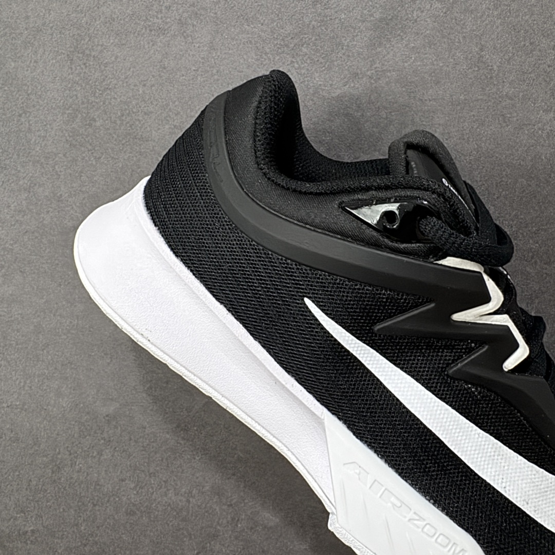 图片[6]-【外贸版】Nike Vapor Pro 3 Premium 简约时尚百搭经典 减震 低帮 网球鞋 FZ2161-002 颜值与实用性兼具 轻质网眼鞋面，透气又轻盈 Air Zoom 缓震配置超给力，击球冲击能有效吸收，缓震回弹超舒适，启动反馈也很赞。 鞋身流线型设计，减少空气阻力，灵活性拉满 鞋底橡胶耐磨，硬地抓地力强，多方向人字纹，急停、变向都稳 中足锁定稳，侧向支撑靠谱，鞋楦贴合度适中，打球时脚在鞋里不乱晃，能专注赢球 简约设计适配多种风格，运动与日常场景无缝切换 轻量化与透气性 网面材质减轻重量，长时间穿着舒适 尺码：36-47-选品中心