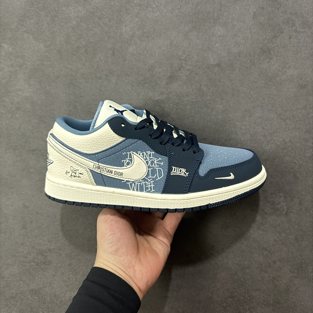 【定制版】Nike Jordan Air Jordan 1 x DIOR 蓝白小勾 纯原大厂出品 极力推荐 定制鞋盒 大厂纯原品质出货 超高清洁度 皮料切割干净无任何毛边 细节完美 货号：LD8888-006 尺码： 36 36.5 37.5 38 38.5 39 40 40.5 41 42 42.5 43 44 44.5 45-选品中心