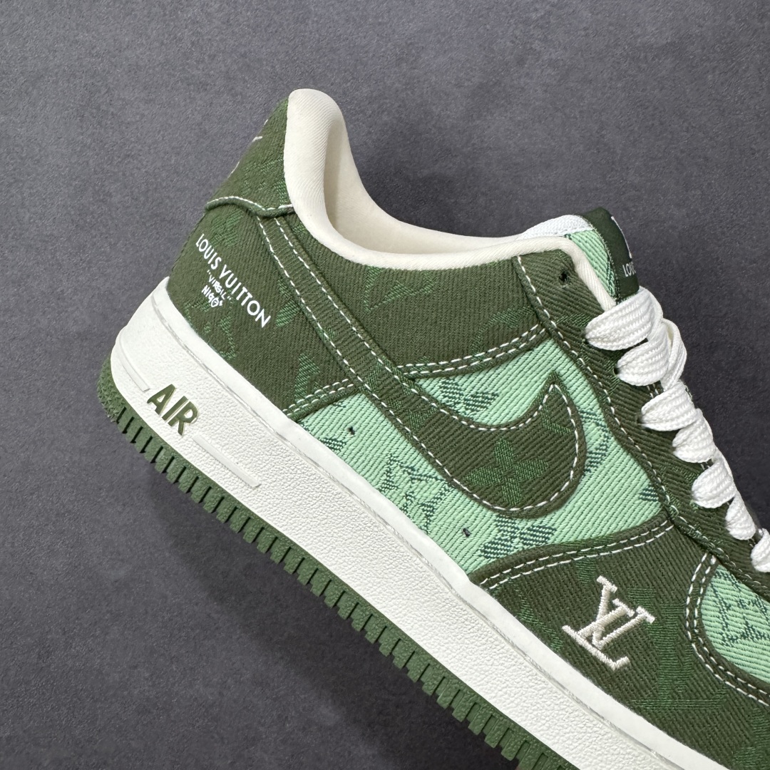 图片[6]-【定制版】Nike Air Force 1\’07 Low LV联名 浅绿墨绿 空军一号低帮休闲板鞋  #防水牛仔布双拼 工艺难度大 原楦头原纸板 高端定制鞋盒 原厂鞋底 超高清洁度 细节完美 货号：YF9511-822  尺码：36 36.5 37.5 38 38.5 39 40 40.5 41 42 42.5 43 44 44.5 45-选品中心