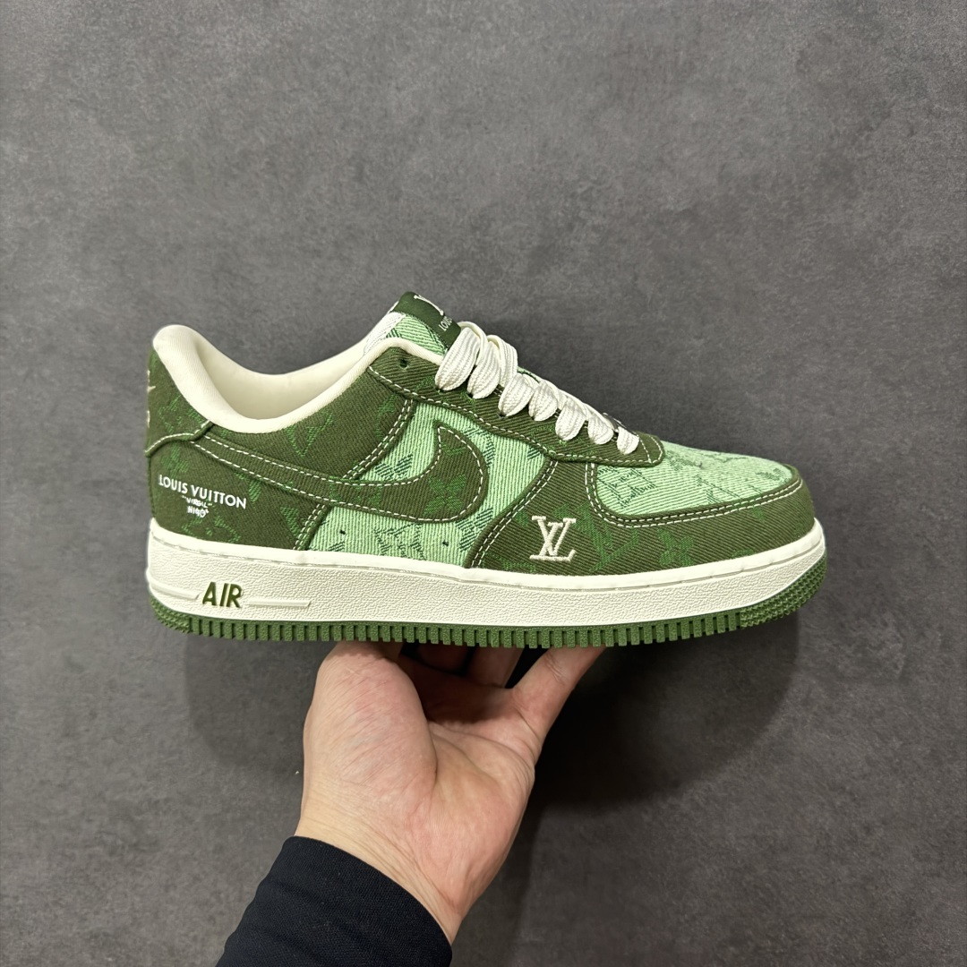 【定制版】Nike Air Force 1\'07 Low LV联名 浅绿墨绿 空军一号低帮休闲板鞋  #防水牛仔布双拼 工艺难度大 原楦头原纸板 高端定制鞋盒 原厂鞋底 超高清洁度 细节完美 货号：YF9511-822  尺码：36 36.5 37.5 38 38.5 39 40 40.5 41 42 42.5 43 44 44.5 45-选品中心