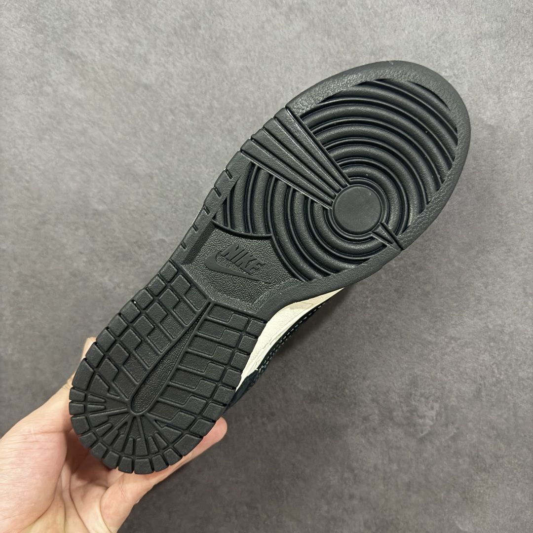 图片[9]-【定制版】Nike SB Dunk Low“LV联名——熊猫信花” 周年高端定制 低帮休闲板鞋 定制鞋盒 大厂纯原品质出货 超高清洁度 皮料切割干净无任何毛边 细节完美 货号：CX5050-Y12 尺码： 36 36.5 37.5 38 38.5 39 40 40.5 41 42 42.5 43 44 44.5 45-选品中心