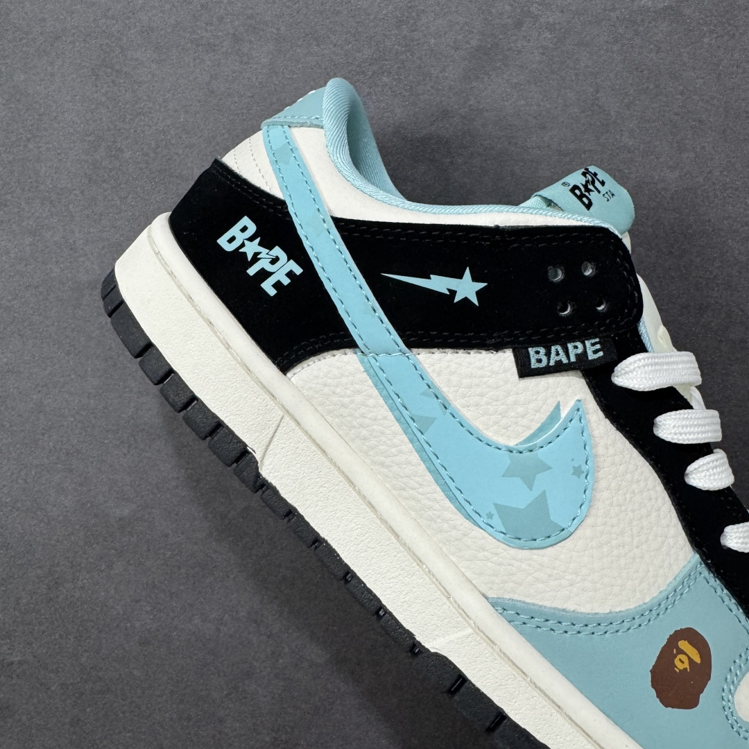 图片[6]-【定制版】NK SB Dunk Low x BAPE 低帮猿人头联名蓝白小勾 纯原大厂出品 极力推荐 原装头层材料 独家版型蒸餾加工 帶來的是更好的视觉和脚感体验 大厂纯原品质出货 清洁度 电绣工艺 皮料切割干净无任何毛边 细节完美 货号：SJ8888-002 尺码：36 36.5 37.5 38 38.5 39 40 40.5 41 42 42.5 43 44 44.5 45-选品中心