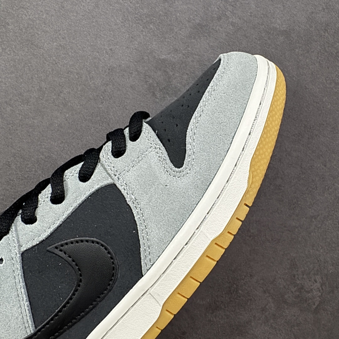 图片[5]-【YC版本】Nike Dunk SB Low \”Dark Smoke Grey\” 耐克 SB 低帮 影子灰 雾霾灰 灰黑 男女同款 小众高级减震防滑低邦休闲板鞋 该定制版球鞋选用原鞋款为Nike Dunk SB Low低帮板鞋男女同款棕色，该产品设计灵感来源于轻定制，用符合美学逻辑的色彩作为设计的基石，整体简约而不简单，复古风作为整体设计的点睛之笔也拉高了抢眼度，氛围感满满，日常舒适且百搭。 货号：HF3063-001 尺码：36 36.5 37.5 38 38.5 39 40 40.5 41 42 42.5 43 44 44.5 45 46 编码：HXSB270280-选品中心