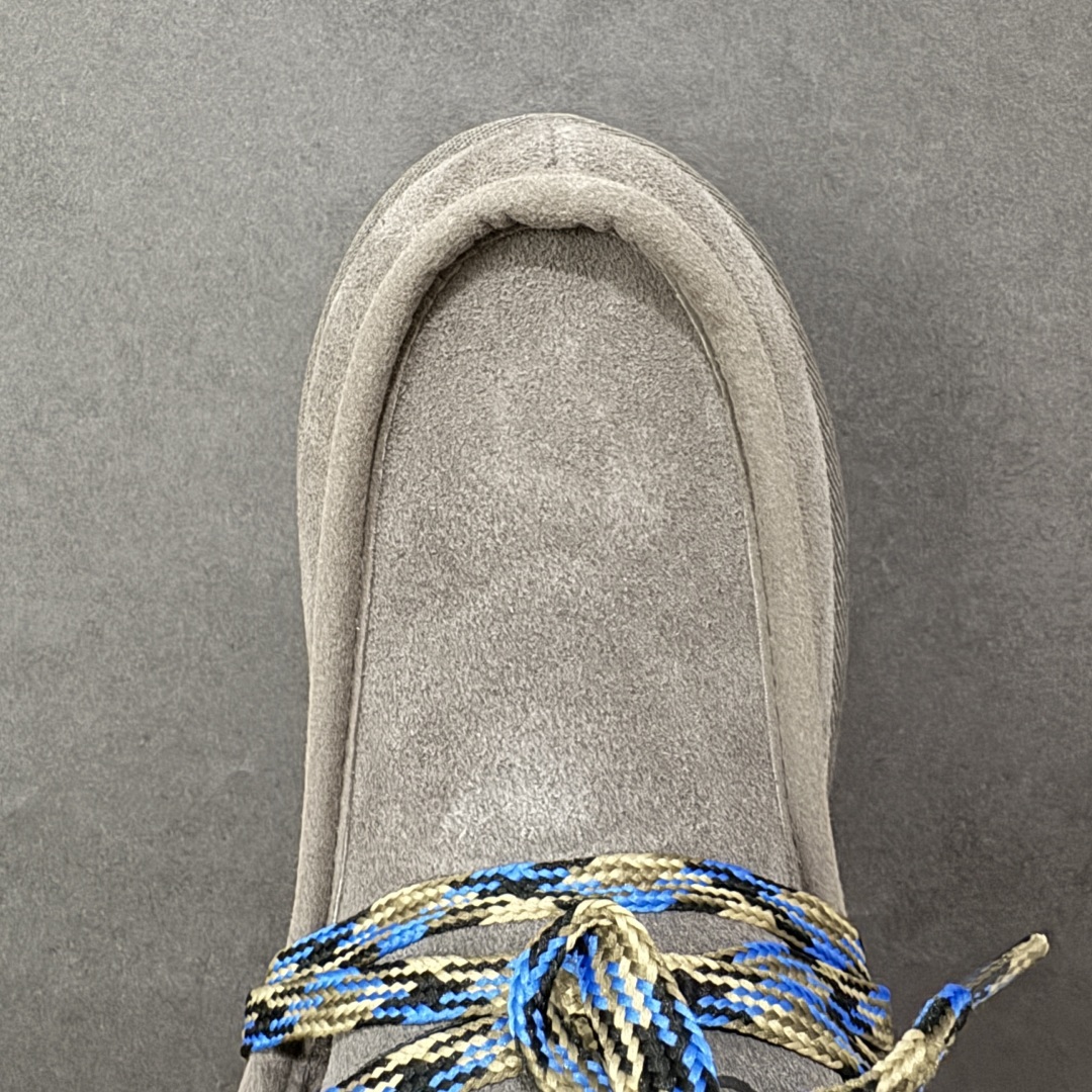 图片[8]-【SP顶级版】UGG W CLASSIC MINI 2 秋冬羊毛一体雪地靴 W/1143954 原代工厂隆丰A级真羊毛皮一体完全遵循正平正品，精选A级羊皮毛一体材质，内里毛绒如云朵般包裹双脚，白带恒温属性一寒锁温抗冻，股季透气排湿，让双脚时刻处于干爽舒适的状态，轻量化设计搭配柔韧鞋底，每一步都似踩在软垫上，再加上贴合足型的弧度与足跟支撑，无论是居家休憩,外出通勤还是日常跑腿，全天行走也无负担。 从经典高筒靴到简约拖鞋，从基础中性色到潮流设计，既能与牛仔裤、卫衣打造随性日常，也能搭配裙子、男女同款更能轻松适配情侣穿搭。 优质羊皮毛天生耐磨损，搭配扎实工艺与防水科技加持，能抵御日常磨损与雨雪侵袭。一双穿数年仍能保持柔软质感💪🏻 尺码：35-40-选品中心