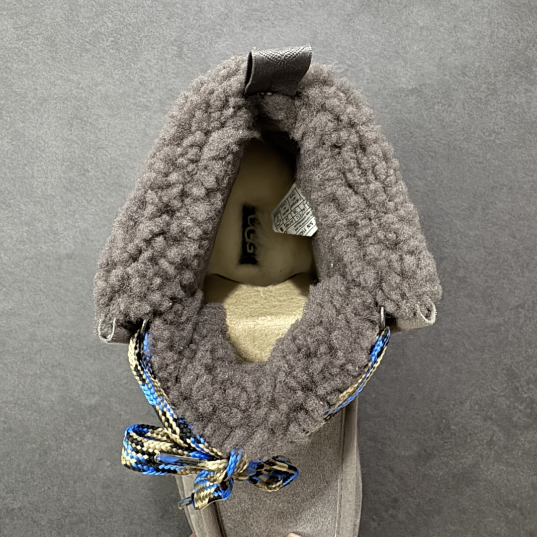 图片[7]-【SP顶级版】UGG W CLASSIC MINI 2 秋冬羊毛一体雪地靴 W/1143954 原代工厂隆丰A级真羊毛皮一体完全遵循正平正品，精选A级羊皮毛一体材质，内里毛绒如云朵般包裹双脚，白带恒温属性一寒锁温抗冻，股季透气排湿，让双脚时刻处于干爽舒适的状态，轻量化设计搭配柔韧鞋底，每一步都似踩在软垫上，再加上贴合足型的弧度与足跟支撑，无论是居家休憩,外出通勤还是日常跑腿，全天行走也无负担。 从经典高筒靴到简约拖鞋，从基础中性色到潮流设计，既能与牛仔裤、卫衣打造随性日常，也能搭配裙子、男女同款更能轻松适配情侣穿搭。 优质羊皮毛天生耐磨损，搭配扎实工艺与防水科技加持，能抵御日常磨损与雨雪侵袭。一双穿数年仍能保持柔软质感💪🏻 尺码：35-40-选品中心