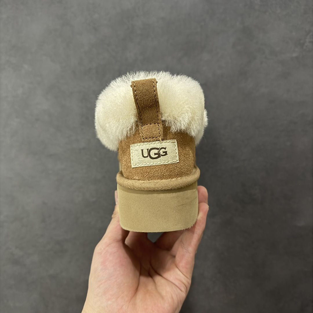 图片[4]-【SP顶级版】UGG W NITA NITA NITA 秋冬羊毛一体雪地靴 W/1166733 原代工厂隆丰A级真羊毛皮一体完全遵循正平正品，精选A级羊皮毛一体材质，内里毛绒如云朵般包裹双脚，白带恒温属性一寒锁温抗冻，股季透气排湿，让双脚时刻处于干爽舒适的状态，轻量化设计搭配柔韧鞋底，每一步都似踩在软垫上，再加上贴合足型的弧度与足跟支撑，无论是居家休憩,外出通勤还是日常跑腿，全天行走也无负担。 从经典高筒靴到简约拖鞋，从基础中性色到潮流设计，既能与牛仔裤、卫衣打造随性日常，也能搭配裙子、男女同款更能轻松适配情侣穿搭。 优质羊皮毛天生耐磨损，搭配扎实工艺与防水科技加持，能抵御日常磨损与雨雪侵袭。一双穿数年仍能保持柔软质感💪🏻 尺码：35-40-选品中心