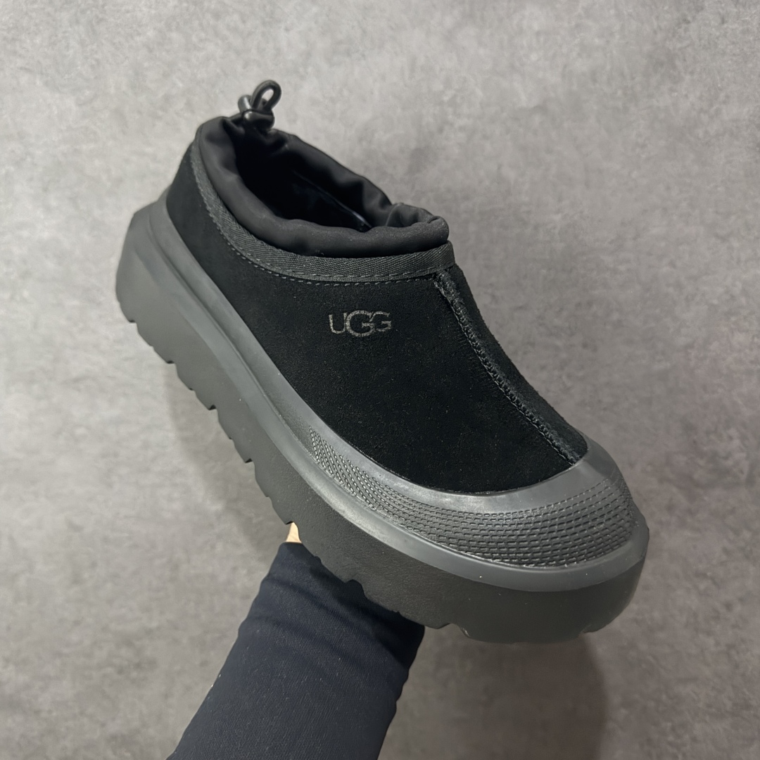 图片[3]-【SP顶级版】UGG 1144096 塔尔曼秋冬羊毛一体雪地靴 原代工厂隆丰A级真羊毛皮一体完全遵循正平正品，精选A级羊皮毛一体材质，内里毛绒如云朵般包裹双脚，白带恒温属性一寒锁温抗冻，股季透气排湿，让双脚时刻处于干爽舒适的状态，轻量化设计搭配柔韧鞋底，每一步都似踩在软垫上，再加上贴合足型的弧度与足跟支撑，无论是居家休憩,外出通勤还是日常跑腿，全天行走也无负担。 从经典高筒靴到简约拖鞋，从基础中性色到潮流设计，既能与牛仔裤、卫衣打造随性日常，也能搭配裙子、男女同款更能轻松适配情侣穿搭。 优质羊皮毛天生耐磨损，搭配扎实工艺与防水科技加持，能抵御日常磨损与雨雪侵袭。一双穿数年仍能保持柔软质感💪🏻 尺码：35-45-选品中心