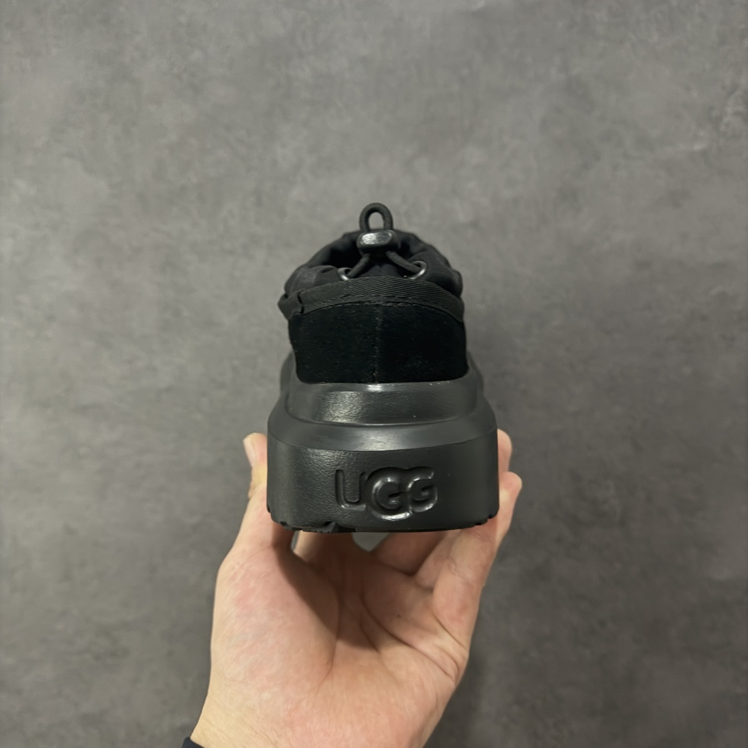 图片[4]-【SP顶级版】UGG 1144096 塔尔曼秋冬羊毛一体雪地靴 原代工厂隆丰A级真羊毛皮一体完全遵循正平正品，精选A级羊皮毛一体材质，内里毛绒如云朵般包裹双脚，白带恒温属性一寒锁温抗冻，股季透气排湿，让双脚时刻处于干爽舒适的状态，轻量化设计搭配柔韧鞋底，每一步都似踩在软垫上，再加上贴合足型的弧度与足跟支撑，无论是居家休憩,外出通勤还是日常跑腿，全天行走也无负担。 从经典高筒靴到简约拖鞋，从基础中性色到潮流设计，既能与牛仔裤、卫衣打造随性日常，也能搭配裙子、男女同款更能轻松适配情侣穿搭。 优质羊皮毛天生耐磨损，搭配扎实工艺与防水科技加持，能抵御日常磨损与雨雪侵袭。一双穿数年仍能保持柔软质感💪🏻 尺码：35-45-选品中心