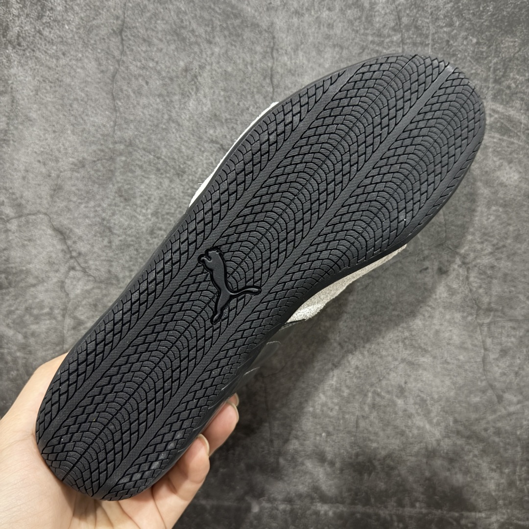 图片[9]-【纯原神版】Puma Speedcat OG Sparco 彪马罗马阿莫尔系列 复古运动休闲赛车跑鞋 市场顶级正确版本 版型 细节 烫金走线区分市面通货 欢迎对比🆚 工厂耗时3个月开发 原装档案原数据纸版楦型 采用鞋面材质(正确二次成型\’猛帮\’成型工艺🆚区别市面版本!!) 外置原数据开发轻量耐磨橡胶大底💪🏻 全球知名运动品牌PUMA宝马赛车系列 融合了宝马车队的标志性配色 以趣味十足又前卫复古的设计引领潮流 将赛道精神融入街头时尚 开启前卫竞速之旅 主打前卫复古风 Roma鞋款的鞋侧以复古的流线造型 缀以宝马经典Logo 巧妙吸睛 而Speedcat鞋款以亮眼三色条纹元素缀以舒适鞋面 赋予了独特的个性美学 演绎赛车的无尽能量 货号：403689-02-选品中心