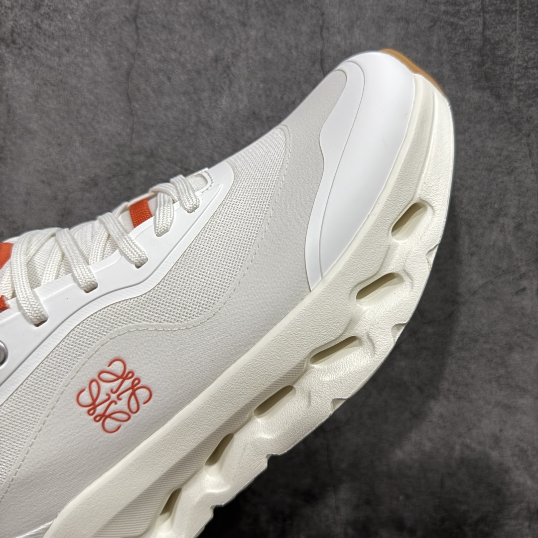 图片[6]-【渠道M版】ON昂跑 x Loewe 罗意威联名二代系列 原版开发 原材料打造 还原真实脚感 鞋底非常软弹 跑步健身必备 原版对比无任何差别 高端零售必推版本 市场独家货 区别市场所有版本 还原对比 鞋面采用一体成型布料 有弹性非常透气 鞋底镂空设计 运用了CLOUDTILT专利技术 弹力十足 毫无负重感 适合日常长距离行走或者休闲旅游 跑步！ 尺码 40 40.5 41 42 42.5 43 44 44.5 45 46！-选品中心