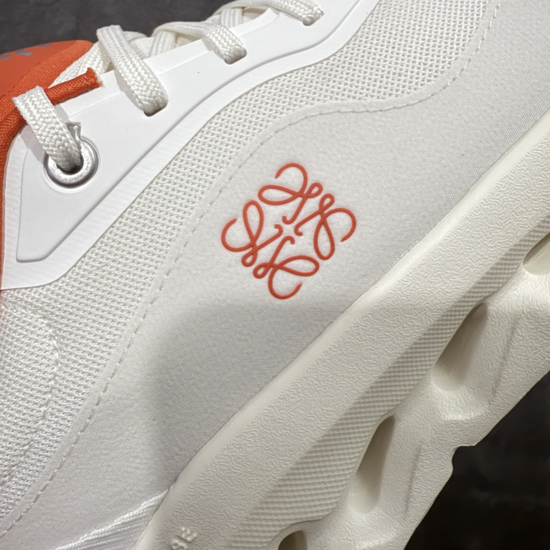 图片[4]-【渠道M版】ON昂跑 x Loewe 罗意威联名二代系列 原版开发 原材料打造 还原真实脚感 鞋底非常软弹 跑步健身必备 原版对比无任何差别 高端零售必推版本 市场独家货 区别市场所有版本 还原对比 鞋面采用一体成型布料 有弹性非常透气 鞋底镂空设计 运用了CLOUDTILT专利技术 弹力十足 毫无负重感 适合日常长距离行走或者休闲旅游 跑步！ 尺码 40 40.5 41 42 42.5 43 44 44.5 45 46！-选品中心