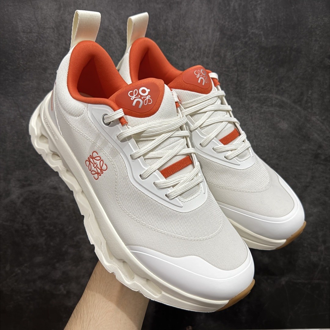 【渠道M版】ON昂跑 x Loewe 罗意威联名二代系列 原版开发 原材料打造 还原真实脚感 鞋底非常软弹 跑步健身必备 原版对比无任何差别 高端零售必推版本 市场独家货 区别市场所有版本 还原对比 鞋面采用一体成型布料 有弹性非常透气 鞋底镂空设计 运用了CLOUDTILT专利技术 弹力十足 毫无负重感 适合日常长距离行走或者休闲旅游 跑步! 尺码 40 40.5 41 42 42.5 43 44 44.5 45 46!-选品中心