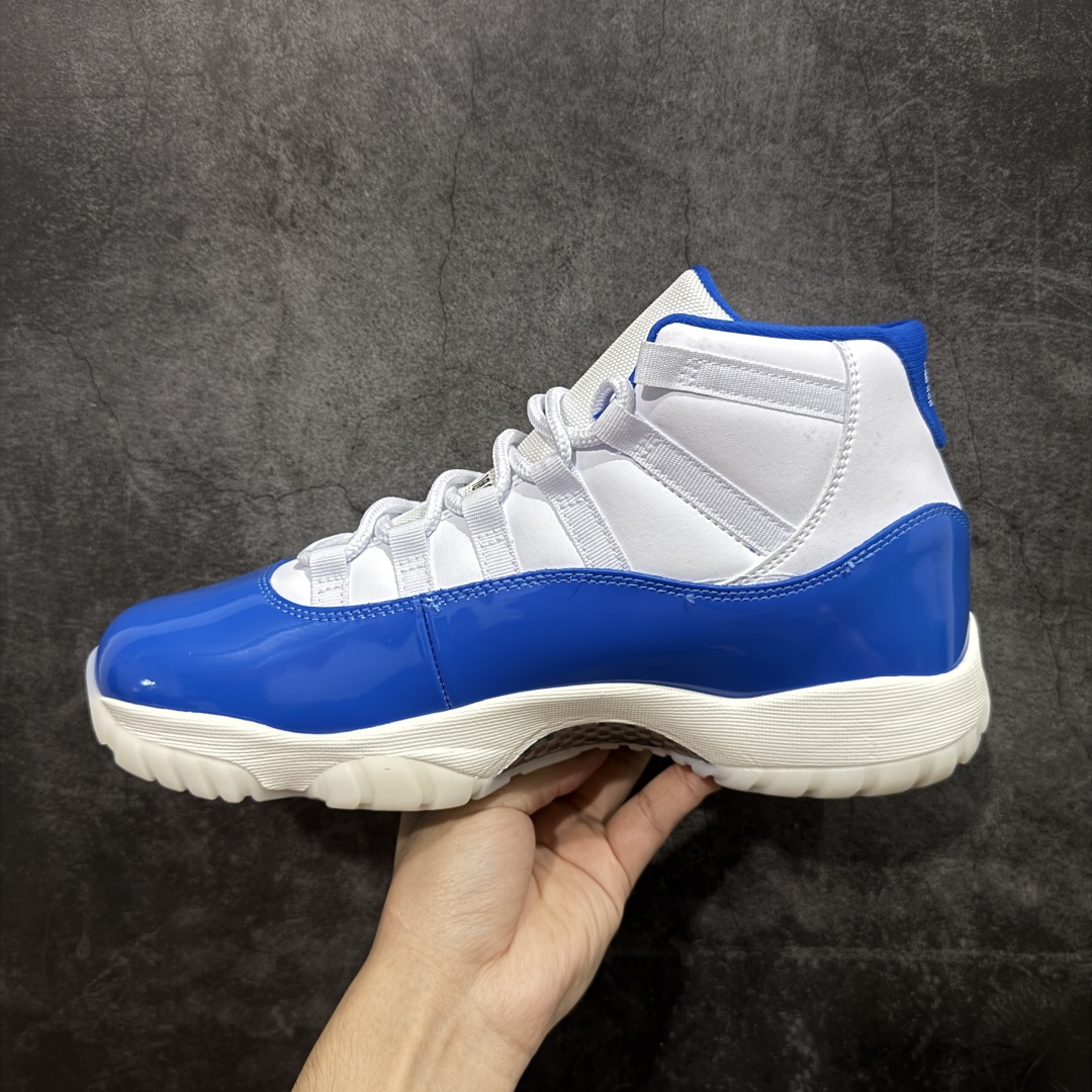 图片[2]-【外贸版】Air Jordan 11 Retro AJ11 乔11白蓝 IO8959-133   原楦原档案数据开模打造 原厂中底拉帮钢印 原厂漆皮 防冻不开裂 头层皮料 原装鞋撑 水晶大底正确色度色泽 原楦原数据刺绣 原厂车缝走线及对位 毫厘不差 飞人logo采用原数据电脑刺绣 原装正品碳纤维真实碳板 增强抗扭 原内标 原盒标 正确官方原盒 原厂防氧化水晶外底 原厂配套厂全掌solo气垫 尺码：40 40.5 41 42 42.5 43 44 44.5 45 46 47.5 48.5-选品中心