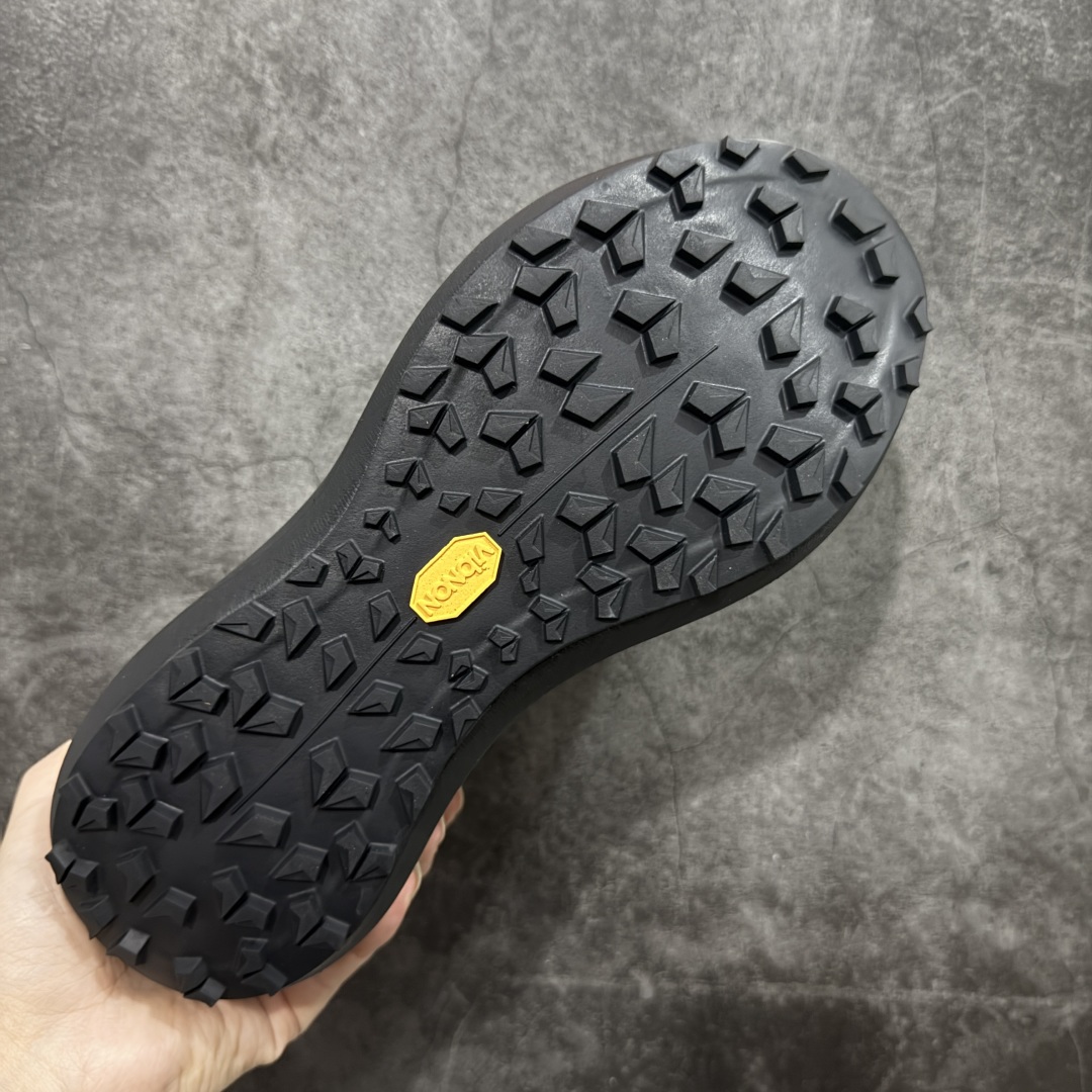 图片[9]-【公司级】Arcteryx SYLAN Mid 始祖鸟户外防水透气中帮徒步登山鞋 Arcteryx中文名始祖鸟 加拿大户外服饰品牌 1989年创立于加拿大温哥华 始祖鸟来自加拿大海岸山脉 植根高山的专业户外品牌 始终秉承对精湛设计和工艺孜孜以求的准则 从1989年创立至今 Arcteryx始终不断在产品设计与做工上不惜工本 以满足始祖鸟的标准 品质、设计以及精简的理念造就了其良好的性能 并能满足严苛环境下的使用需求 尺码：39-45-选品中心