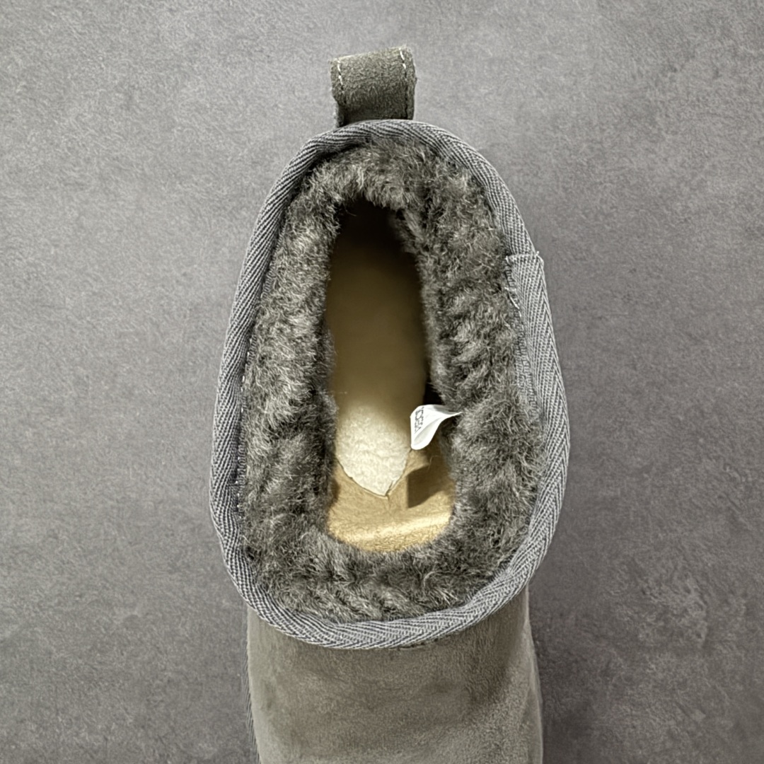 图片[7]-【莞产X1版本】 市面顶级版本 UGG Mini 6109薄底短筒 小红书爆款 广州外贸大厂生产 鞋头到鞋垫真羊皮毛一体 独立外盒包装 芯片 带防水工艺 区别市面任何版本 5cm厚底 独立原版开发大底 羊绒鞋垫 冬季保暖外出 家居都是很适合的选择 进年uug推出款式系列 局部偏向年轻消费者喜好 也走到时尚潮流穿搭的前沿 鞋身材质 防泼水涂层翻毛皮鞋面 17毫米UGGPURE™植入式羊毛内底 轻便防滑舒适橡胶外底 带有品牌LOGO商标 带全套包装 尺码： 35-44-选品中心