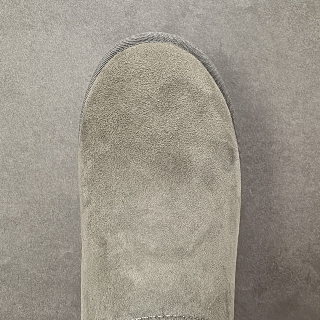 图片[8]-【莞产X1版本】 市面顶级版本 UGG Mini 6109薄底短筒 小红书爆款 广州外贸大厂生产 鞋头到鞋垫真羊皮毛一体 独立外盒包装 芯片 带防水工艺 区别市面任何版本 5cm厚底 独立原版开发大底 羊绒鞋垫 冬季保暖外出 家居都是很适合的选择 进年uug推出款式系列 局部偏向年轻消费者喜好 也走到时尚潮流穿搭的前沿 鞋身材质 防泼水涂层翻毛皮鞋面 17毫米UGGPURE™植入式羊毛内底 轻便防滑舒适橡胶外底 带有品牌LOGO商标 带全套包装 尺码： 35-44-选品中心