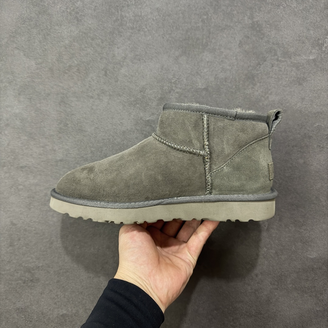 图片[2]-【莞产X1版本】 市面顶级版本 UGG Mini 6109薄底短筒 小红书爆款 广州外贸大厂生产 鞋头到鞋垫真羊皮毛一体 独立外盒包装 芯片 带防水工艺 区别市面任何版本 5cm厚底 独立原版开发大底 羊绒鞋垫 冬季保暖外出 家居都是很适合的选择 进年uug推出款式系列 局部偏向年轻消费者喜好 也走到时尚潮流穿搭的前沿 鞋身材质 防泼水涂层翻毛皮鞋面 17毫米UGGPURE™植入式羊毛内底 轻便防滑舒适橡胶外底 带有品牌LOGO商标 带全套包装 尺码： 35-44-选品中心