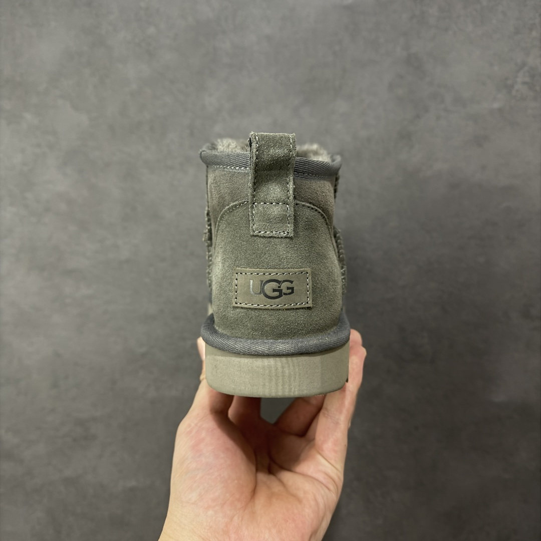 图片[4]-【莞产X1版本】 市面顶级版本 UGG Mini 6109薄底短筒 小红书爆款 广州外贸大厂生产 鞋头到鞋垫真羊皮毛一体 独立外盒包装 芯片 带防水工艺 区别市面任何版本 5cm厚底 独立原版开发大底 羊绒鞋垫 冬季保暖外出 家居都是很适合的选择 进年uug推出款式系列 局部偏向年轻消费者喜好 也走到时尚潮流穿搭的前沿 鞋身材质 防泼水涂层翻毛皮鞋面 17毫米UGGPURE™植入式羊毛内底 轻便防滑舒适橡胶外底 带有品牌LOGO商标 带全套包装 尺码： 35-44-选品中心