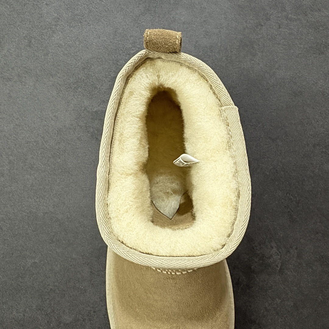 图片[7]-【莞产X1版本】 市面顶级版本 UGG Mini 6109薄底短筒 小红书爆款 广州外贸大厂生产 鞋头到鞋垫真羊皮毛一体 独立外盒包装 芯片 带防水工艺 区别市面任何版本 5cm厚底 独立原版开发大底 羊绒鞋垫 冬季保暖外出 家居都是很适合的选择 进年uug推出款式系列 局部偏向年轻消费者喜好 也走到时尚潮流穿搭的前沿 鞋身材质 防泼水涂层翻毛皮鞋面 17毫米UGGPURE™植入式羊毛内底 轻便防滑舒适橡胶外底 带有品牌LOGO商标 带全套包装 尺码： 35-44-选品中心