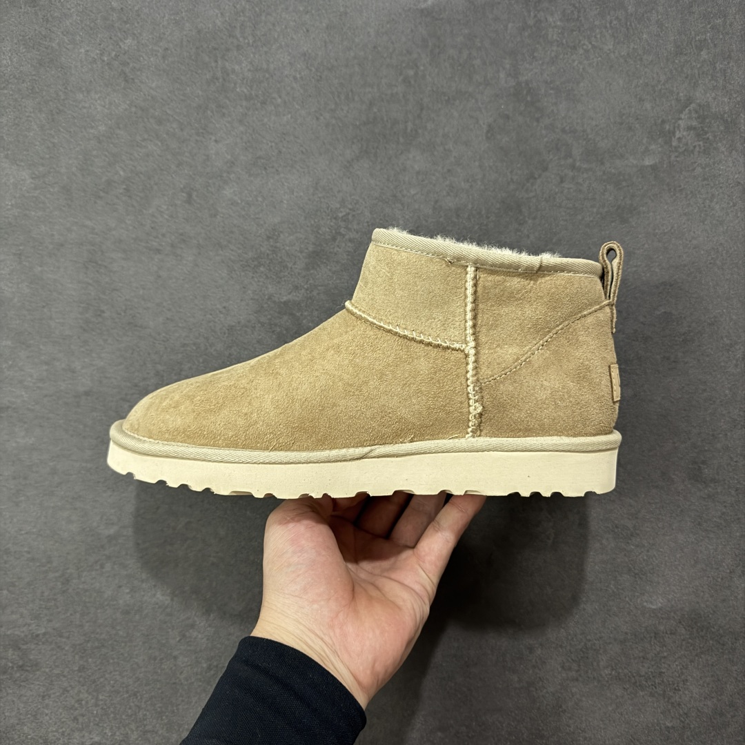 图片[2]-【莞产X1版本】 市面顶级版本 UGG Mini 6109薄底短筒 小红书爆款 广州外贸大厂生产 鞋头到鞋垫真羊皮毛一体 独立外盒包装 芯片 带防水工艺 区别市面任何版本 5cm厚底 独立原版开发大底 羊绒鞋垫 冬季保暖外出 家居都是很适合的选择 进年uug推出款式系列 局部偏向年轻消费者喜好 也走到时尚潮流穿搭的前沿 鞋身材质 防泼水涂层翻毛皮鞋面 17毫米UGGPURE™植入式羊毛内底 轻便防滑舒适橡胶外底 带有品牌LOGO商标 带全套包装 尺码： 35-44-选品中心