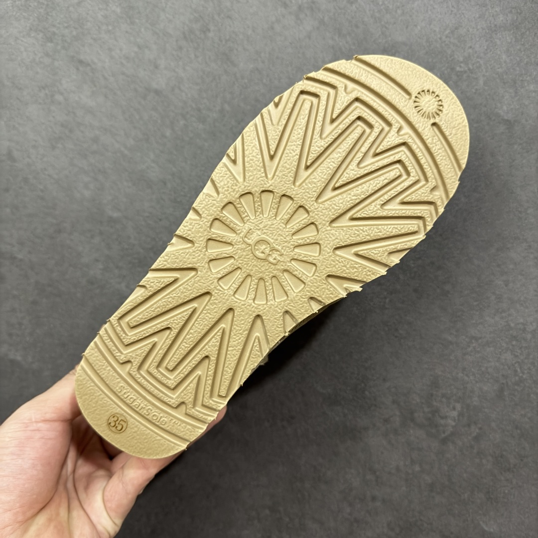 图片[9]-【莞产X1版本】 市面顶级版本 UGG Mini 6109薄底短筒 小红书爆款 广州外贸大厂生产 鞋头到鞋垫真羊皮毛一体 独立外盒包装 芯片 带防水工艺 区别市面任何版本 5cm厚底 独立原版开发大底 羊绒鞋垫 冬季保暖外出 家居都是很适合的选择 进年uug推出款式系列 局部偏向年轻消费者喜好 也走到时尚潮流穿搭的前沿 鞋身材质 防泼水涂层翻毛皮鞋面 17毫米UGGPURE™植入式羊毛内底 轻便防滑舒适橡胶外底 带有品牌LOGO商标 带全套包装 尺码： 35-44-选品中心