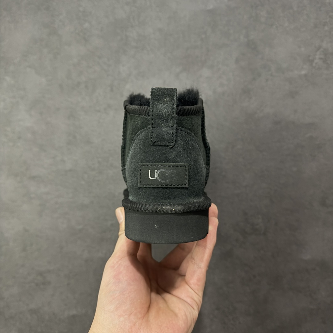 图片[4]-【莞产X1版本】 市面顶级版本 UGG Mini 6109薄底短筒 小红书爆款 广州外贸大厂生产 鞋头到鞋垫真羊皮毛一体 独立外盒包装 芯片 带防水工艺 区别市面任何版本 5cm厚底 独立原版开发大底 羊绒鞋垫 冬季保暖外出 家居都是很适合的选择 进年uug推出款式系列 局部偏向年轻消费者喜好 也走到时尚潮流穿搭的前沿 鞋身材质 防泼水涂层翻毛皮鞋面 17毫米UGGPURE™植入式羊毛内底 轻便防滑舒适橡胶外底 带有品牌LOGO商标 带全套包装 尺码： 35-44-选品中心