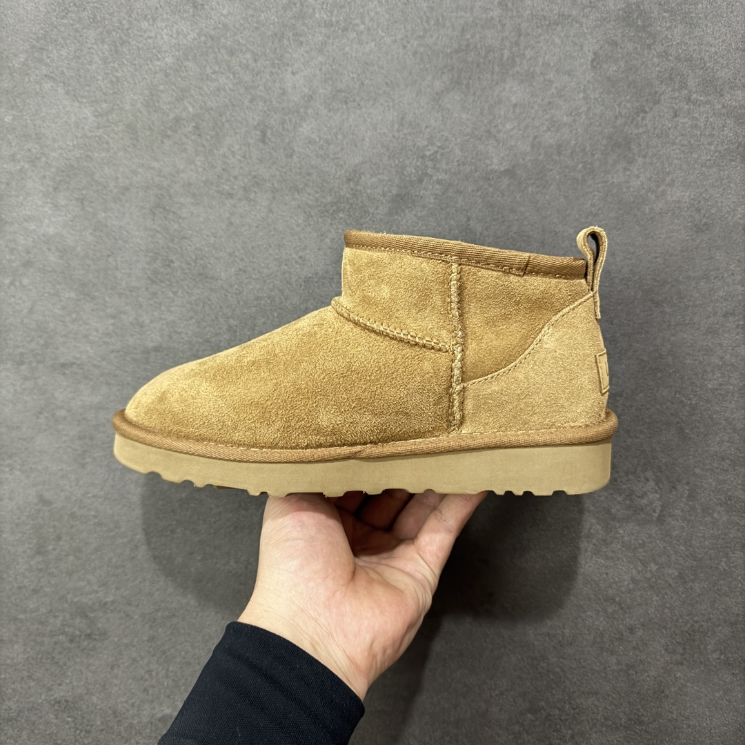 图片[2]-【莞产X1版本】 市面顶级版本 UGG Mini 6109薄底短筒 小红书爆款 广州外贸大厂生产 鞋头到鞋垫真羊皮毛一体 独立外盒包装 芯片 带防水工艺 区别市面任何版本 5cm厚底 独立原版开发大底 羊绒鞋垫 冬季保暖外出 家居都是很适合的选择 进年uug推出款式系列 局部偏向年轻消费者喜好 也走到时尚潮流穿搭的前沿 鞋身材质 防泼水涂层翻毛皮鞋面 17毫米UGGPURE™植入式羊毛内底 轻便防滑舒适橡胶外底 带有品牌LOGO商标 带全套包装 尺码： 35-44-选品中心