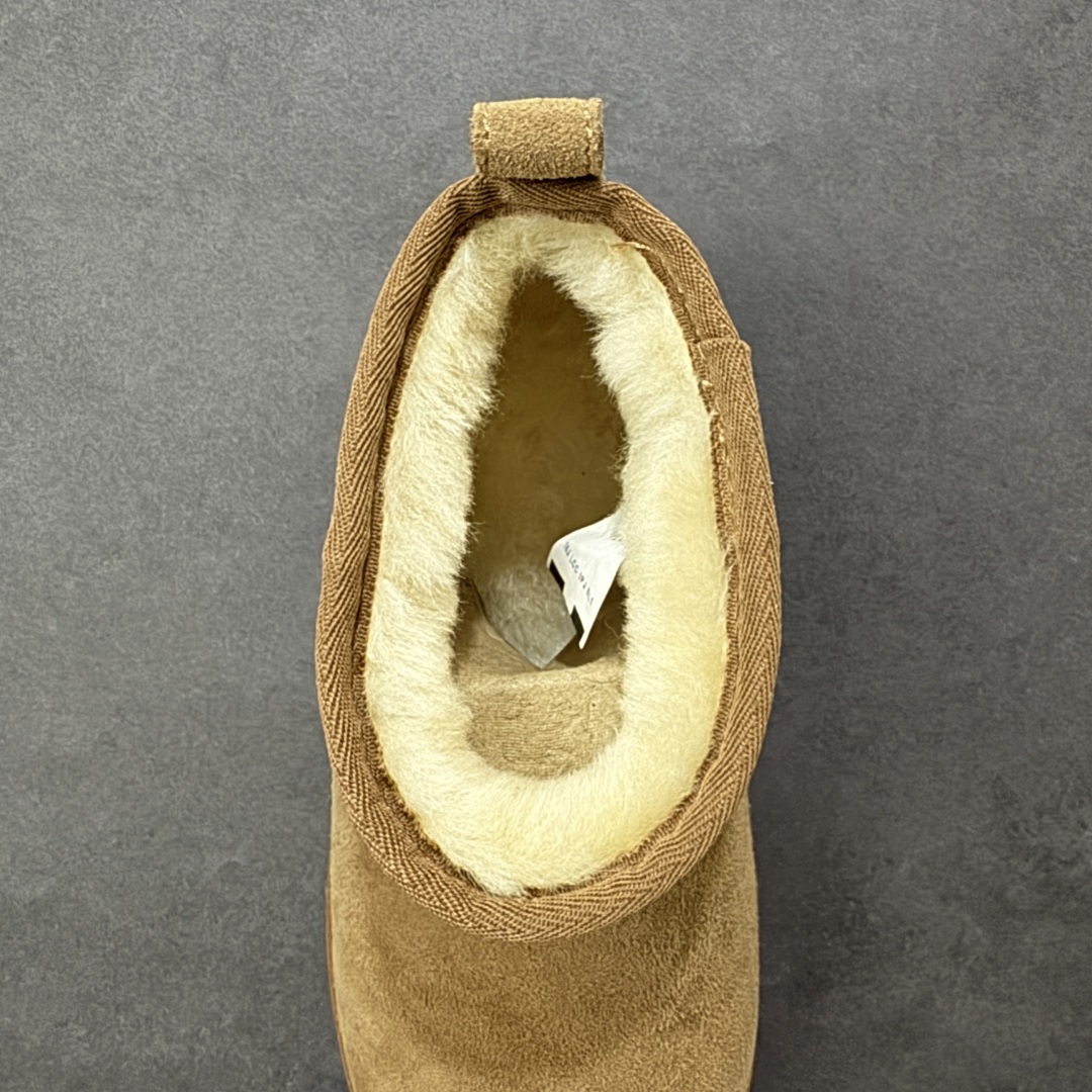 图片[7]-【莞产X1版本】 市面顶级版本 UGG Mini 6109薄底短筒 小红书爆款 广州外贸大厂生产 鞋头到鞋垫真羊皮毛一体 独立外盒包装 芯片 带防水工艺 区别市面任何版本 5cm厚底 独立原版开发大底 羊绒鞋垫 冬季保暖外出 家居都是很适合的选择 进年uug推出款式系列 局部偏向年轻消费者喜好 也走到时尚潮流穿搭的前沿 鞋身材质 防泼水涂层翻毛皮鞋面 17毫米UGGPURE™植入式羊毛内底 轻便防滑舒适橡胶外底 带有品牌LOGO商标 带全套包装 尺码： 35-44-选品中心