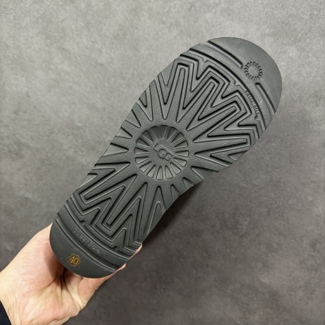 图片[9]-【莞产X1版本】 市面顶级版本 UGG Mini 4991厚底中筒5cm 小红书爆款 广州外贸大厂生产 鞋头到鞋垫真羊皮毛一体 独立外盒包装 芯片 带防水工艺 区别市面任何版本 5cm厚底 独立原版开发大底 羊绒鞋垫 冬季保暖外出 家居都是很适合的选择 进年uug推出款式系列 局部偏向年轻消费者喜好 也走到时尚潮流穿搭的前沿 鞋身材质 防泼水涂层翻毛皮鞋面 17毫米UGGPURE™植入式羊毛内底 轻便防滑舒适橡胶外底 带有品牌LOGO商标 带全套包装 尺码： 35 36 37 38 39 40-选品中心