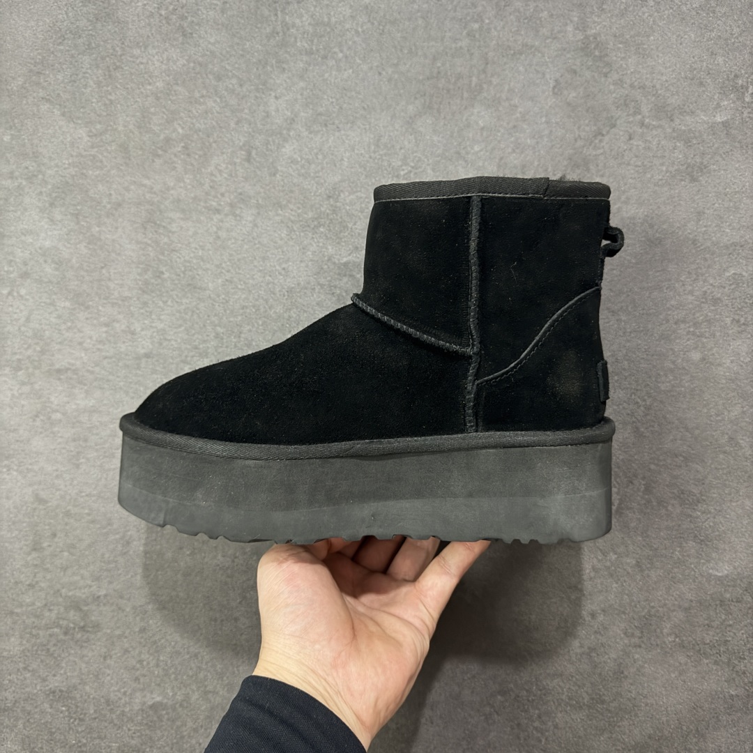 图片[2]-【莞产X1版本】 市面顶级版本 UGG Mini 4991厚底中筒5cm 小红书爆款 广州外贸大厂生产 鞋头到鞋垫真羊皮毛一体 独立外盒包装 芯片 带防水工艺 区别市面任何版本 5cm厚底 独立原版开发大底 羊绒鞋垫 冬季保暖外出 家居都是很适合的选择 进年uug推出款式系列 局部偏向年轻消费者喜好 也走到时尚潮流穿搭的前沿 鞋身材质 防泼水涂层翻毛皮鞋面 17毫米UGGPURE™植入式羊毛内底 轻便防滑舒适橡胶外底 带有品牌LOGO商标 带全套包装 尺码： 35 36 37 38 39 40-选品中心