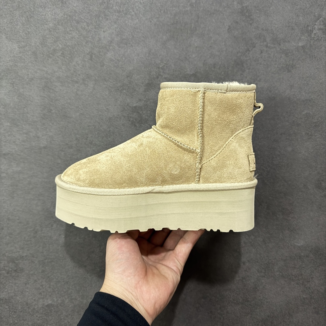 图片[2]-【莞产X1版本】 市面顶级版本 UGG Mini 4991厚底中筒5cm 小红书爆款 广州外贸大厂生产 鞋头到鞋垫真羊皮毛一体 独立外盒包装 芯片 带防水工艺 区别市面任何版本 5cm厚底 独立原版开发大底 羊绒鞋垫 冬季保暖外出 家居都是很适合的选择 进年uug推出款式系列 局部偏向年轻消费者喜好 也走到时尚潮流穿搭的前沿 鞋身材质 防泼水涂层翻毛皮鞋面 17毫米UGGPURE™植入式羊毛内底 轻便防滑舒适橡胶外底 带有品牌LOGO商标 带全套包装 尺码： 35 36 37 38 39 40-选品中心