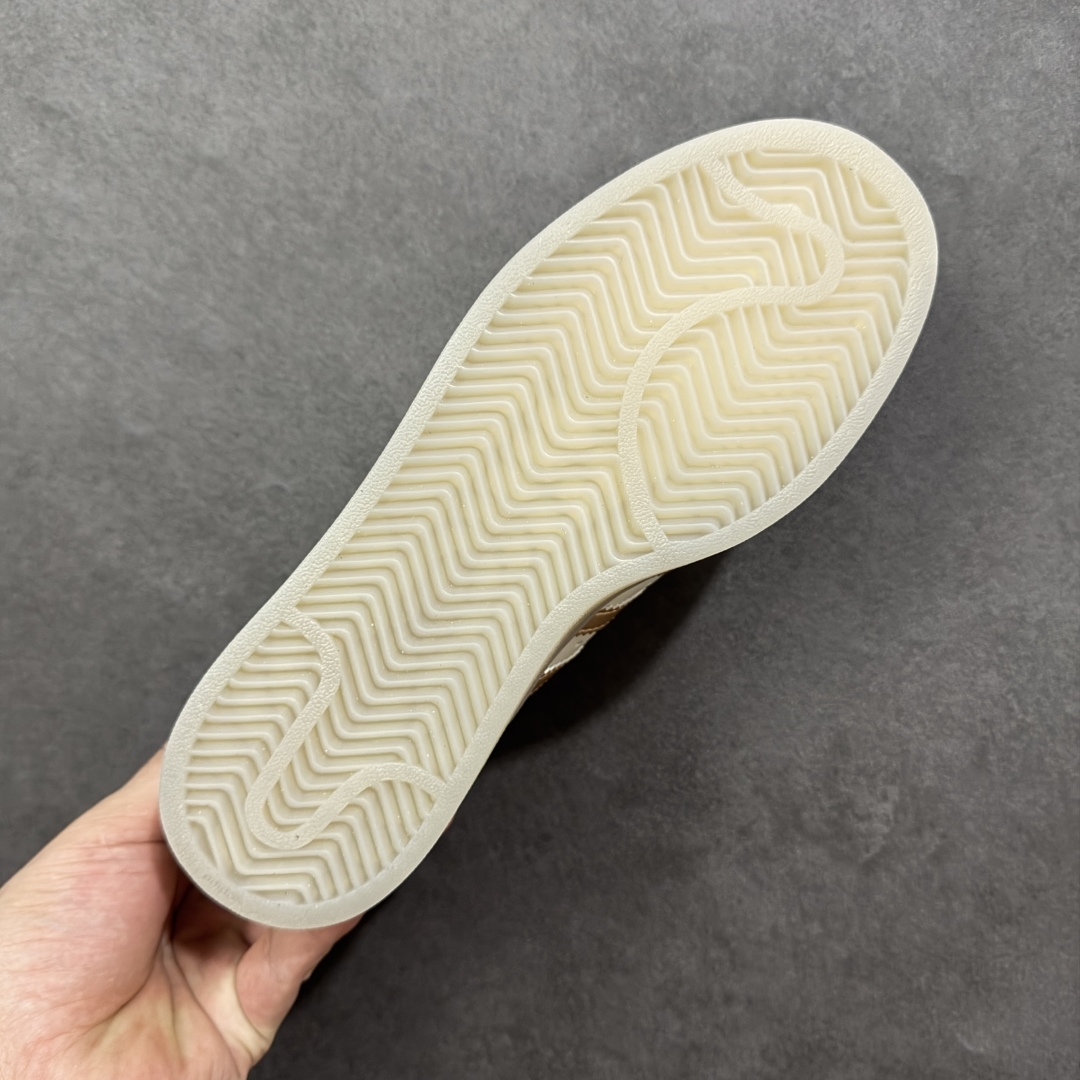 图片[9]-【H11纯原】阿迪达斯 ADIDAS SUPERSTAR 2025年新款鞋子 经典贝壳头系列 新款休闲板鞋潮流女士运动鞋 。 鞋面皮革拼接材质 标志性的贝壳鞋头，简约的线条。就连版型和比例，都在向1982年的鞋款致敬。可谓“形神兼备”的复刻。无论在哪，无论去哪，你或许都需要这样一双既舒适又时尚的鞋。1970年问世于篮球场的adidas Superstar，集舒适与时尚于一身。这款经典鞋，缀低调图案，灵感源自公共交通地图。设计简约，旨在伴你出行。心动不如行动，系好鞋带，出发吧。 货号：JR7355 尺码：35.5-40含半码-选品中心