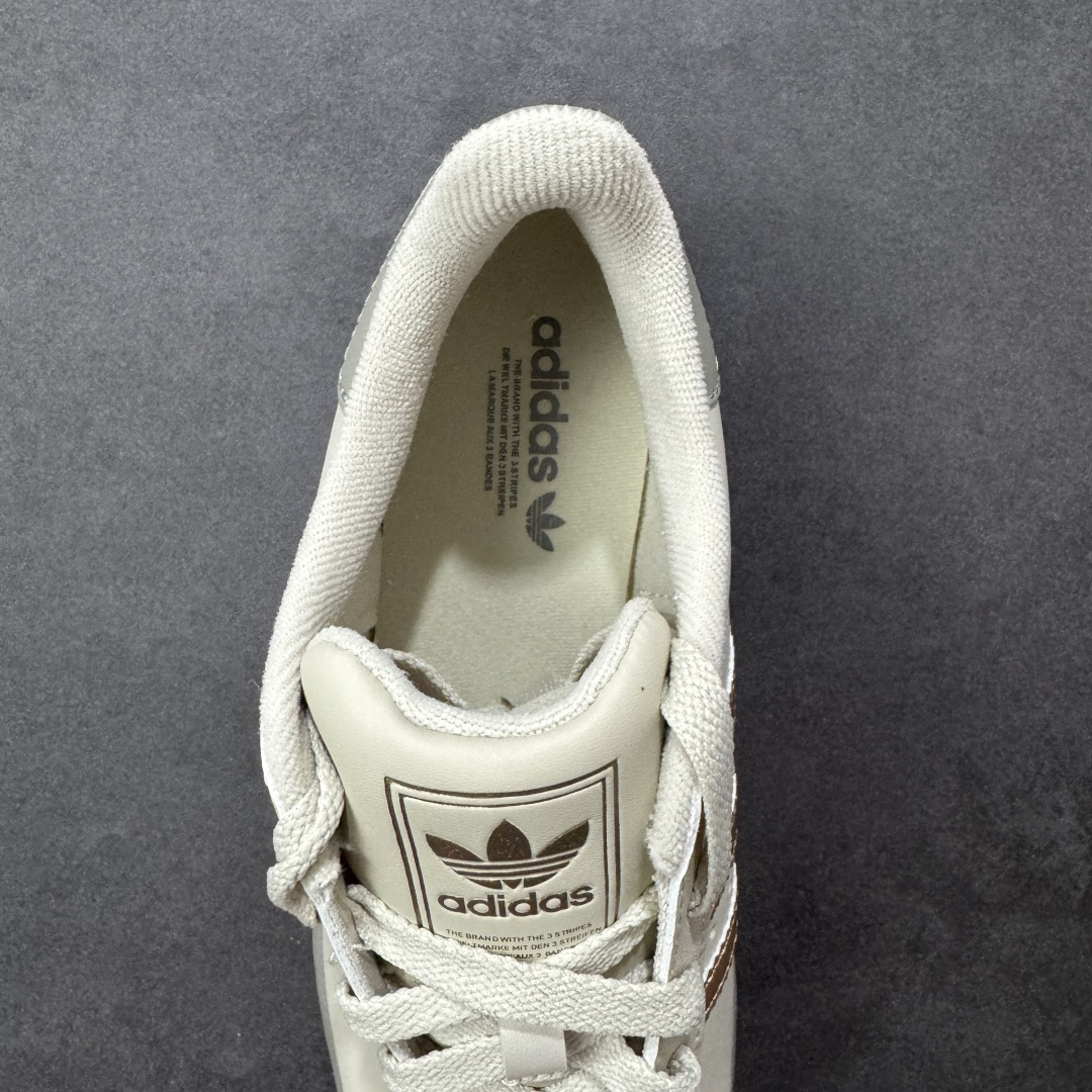 图片[7]-【H11纯原】阿迪达斯 ADIDAS SUPERSTAR 2025年新款鞋子 经典贝壳头系列 新款休闲板鞋潮流女士运动鞋 。 鞋面皮革拼接材质 标志性的贝壳鞋头，简约的线条。就连版型和比例，都在向1982年的鞋款致敬。可谓“形神兼备”的复刻。无论在哪，无论去哪，你或许都需要这样一双既舒适又时尚的鞋。1970年问世于篮球场的adidas Superstar，集舒适与时尚于一身。这款经典鞋，缀低调图案，灵感源自公共交通地图。设计简约，旨在伴你出行。心动不如行动，系好鞋带，出发吧。 货号：JR7355 尺码：35.5-40含半码-选品中心