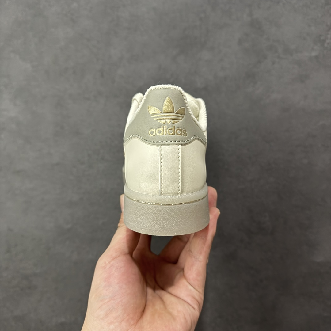 图片[4]-【H11纯原】阿迪达斯 ADIDAS SUPERSTAR 2025年新款鞋子 经典贝壳头系列 新款休闲板鞋潮流女士运动鞋 。 鞋面皮革拼接材质 标志性的贝壳鞋头，简约的线条。就连版型和比例，都在向1982年的鞋款致敬。可谓“形神兼备”的复刻。无论在哪，无论去哪，你或许都需要这样一双既舒适又时尚的鞋。1970年问世于篮球场的adidas Superstar，集舒适与时尚于一身。这款经典鞋，缀低调图案，灵感源自公共交通地图。设计简约，旨在伴你出行。心动不如行动，系好鞋带，出发吧。 货号：JR7355 尺码：35.5-40含半码-选品中心