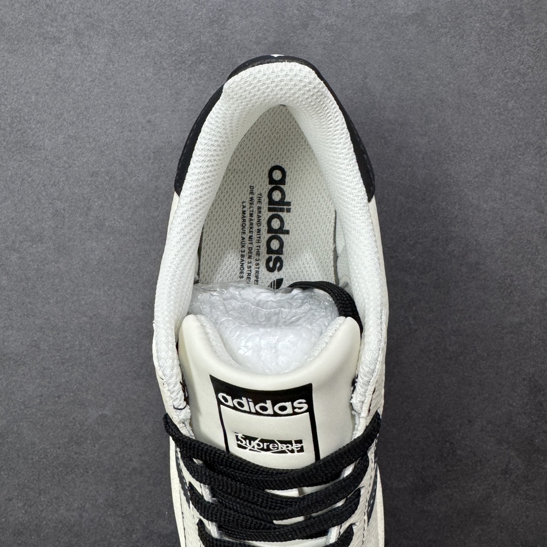 图片[7]-【定制版】Adidas Originals Superstar 阿迪达斯 三叶草 贝壳头’DIY’系列 黑白低帮休闲运动板鞋 延续 Adidas 标志性贝壳头，复古腔调拉满，鞋侧三道杠满印品牌标识，彰显联名身份；后跟 “SUPREME” 涂鸦式字体，把街头叛逆感拉满 原装头层材料 用料绝不含糊 独家版型蒸餾加工帶來的是更好的视觉和脚感体验 清洁度 电绣工艺 皮料切割干净无任何毛边 细节完美 货号：DS5809 尺码：36 36.5 37 38 38.5 39 40 40.5 41 42 42.5 43 44 45 编码：QFB290300-选品中心