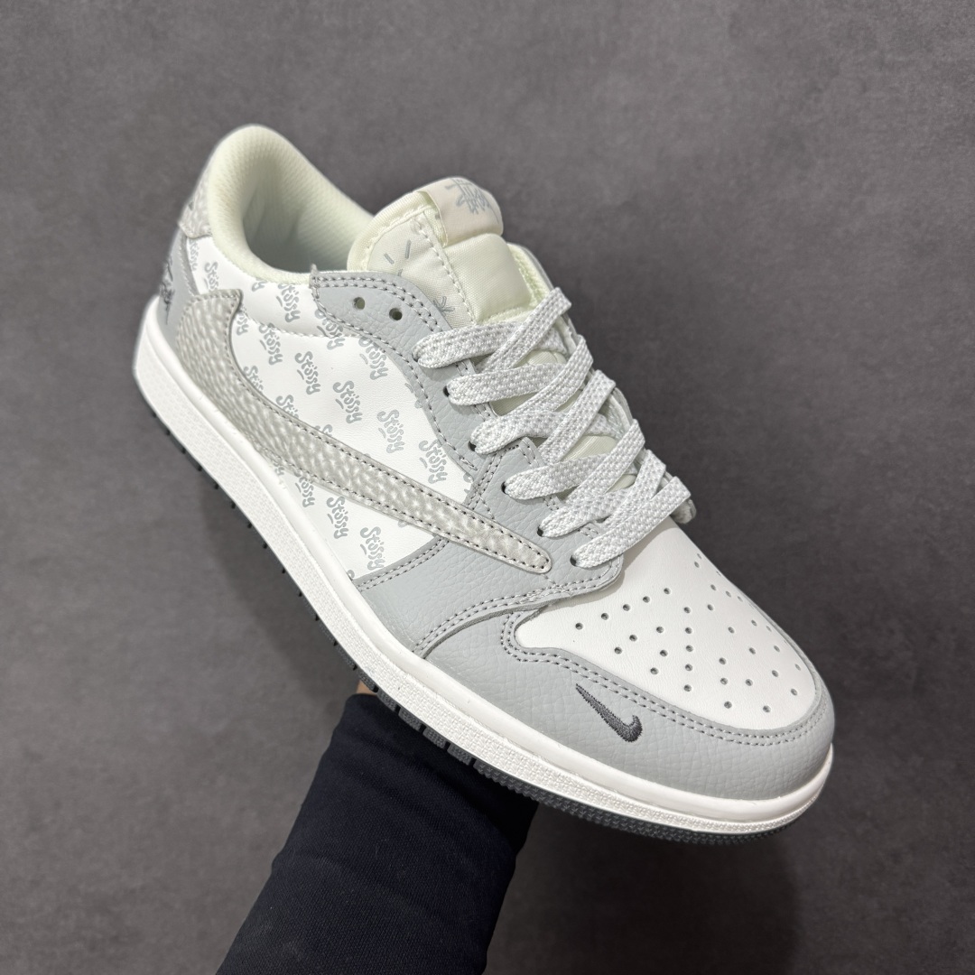 图片[3]-【定制版】AJ1倒勾Travis Scott x Air Jordan 1 ” Reverse Mocha “ AJ1乔1 TS 闪电 联名倒钩 低帮文化篮球鞋 完美品质出货 细节如图所示 鞋面切割工整 冲孔整齐干净 中底拉帮线 整体清洁度非常好 货号：DZ5899-026 尺码：36 36.5 37.5 38 38.5 39 40 40.5 41 42 42.5 43 44 45-选品中心