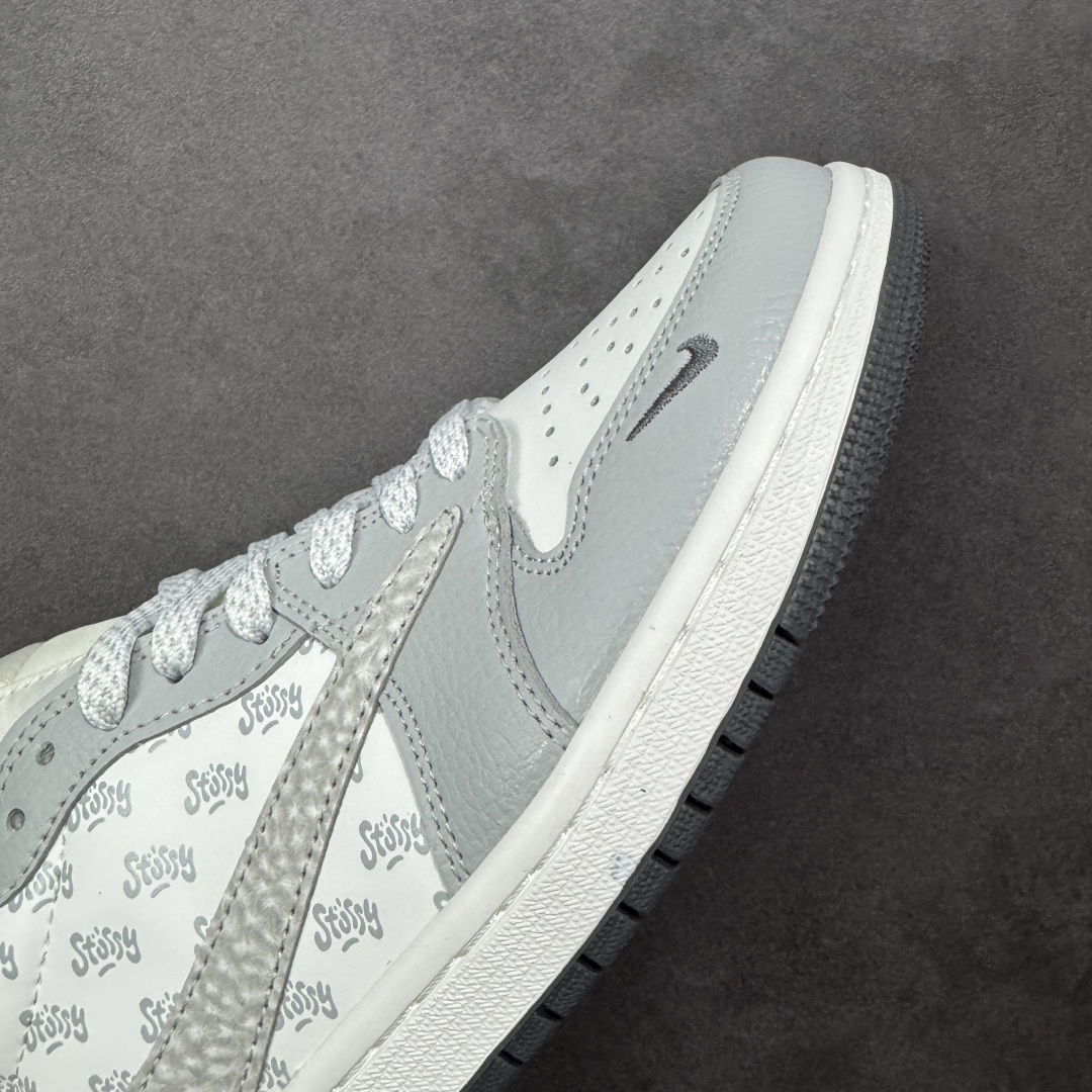 图片[5]-【定制版】AJ1倒勾Travis Scott x Air Jordan 1 ” Reverse Mocha “ AJ1乔1 TS 闪电 联名倒钩 低帮文化篮球鞋 完美品质出货 细节如图所示 鞋面切割工整 冲孔整齐干净 中底拉帮线 整体清洁度非常好 货号：DZ5899-026 尺码：36 36.5 37.5 38 38.5 39 40 40.5 41 42 42.5 43 44 45-选品中心