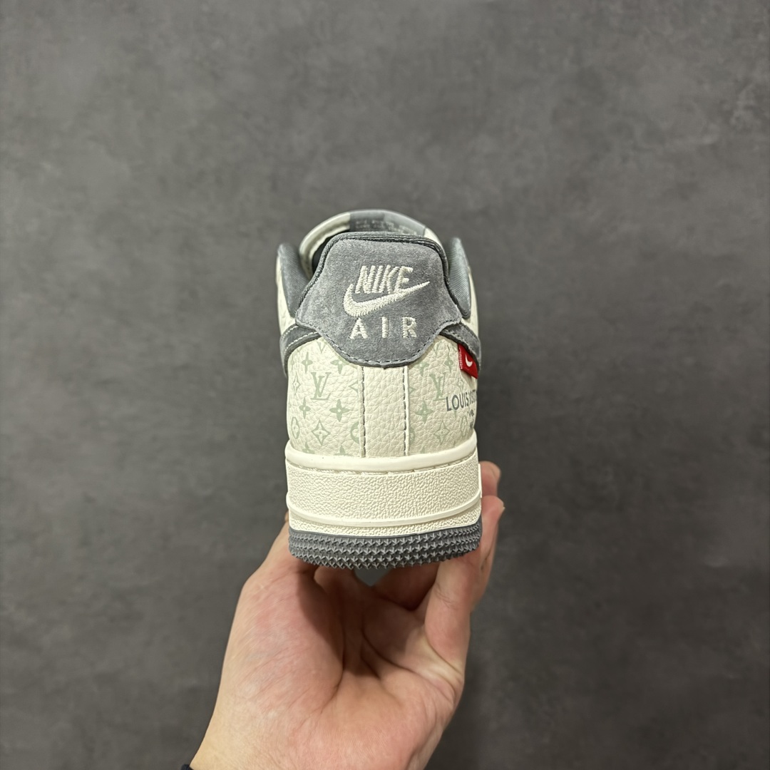 图片[4]-【定制版】Nike Air Force 1\’07 Low LV联名 印花米灰勾 空军一号低帮休闲板鞋  #原楦头原纸板 原装鞋盒 定制五金配件 内置全掌气垫 原厂鞋底 货号：MZ9588-816  尺码：36 36.5 37.5 38 38.5 39 40 40.5 41 42 42.5 43 44 44.5 45-选品中心