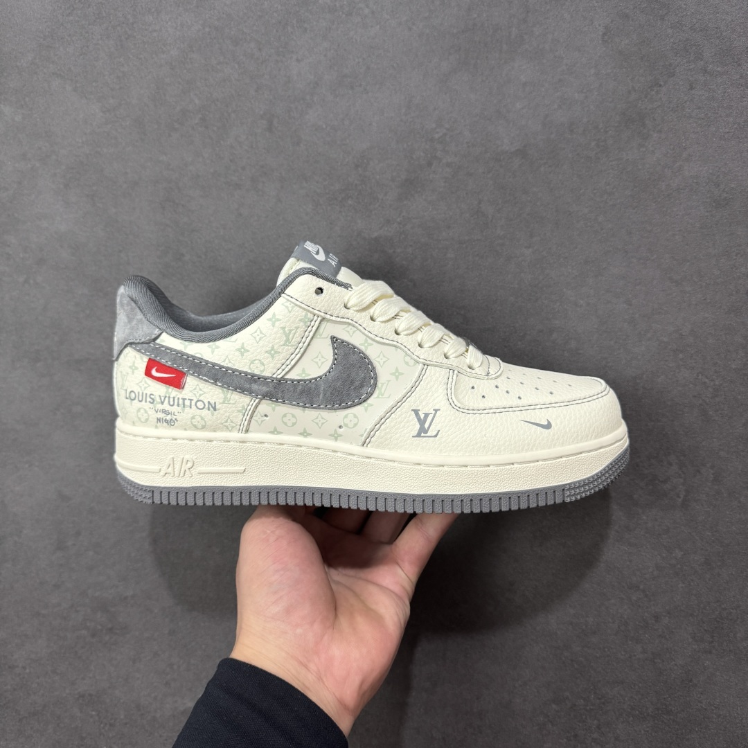 【定制版】Nike Air Force 1\'07 Low LV联名 印花米灰勾 空军一号低帮休闲板鞋  #原楦头原纸板 原装鞋盒 定制五金配件 内置全掌气垫 原厂鞋底 货号:MZ9588-816  尺码:36 36.5 37.5 38 38.5 39 40 40.5 41 42 42.5 43 44 44.5 45-选品中心