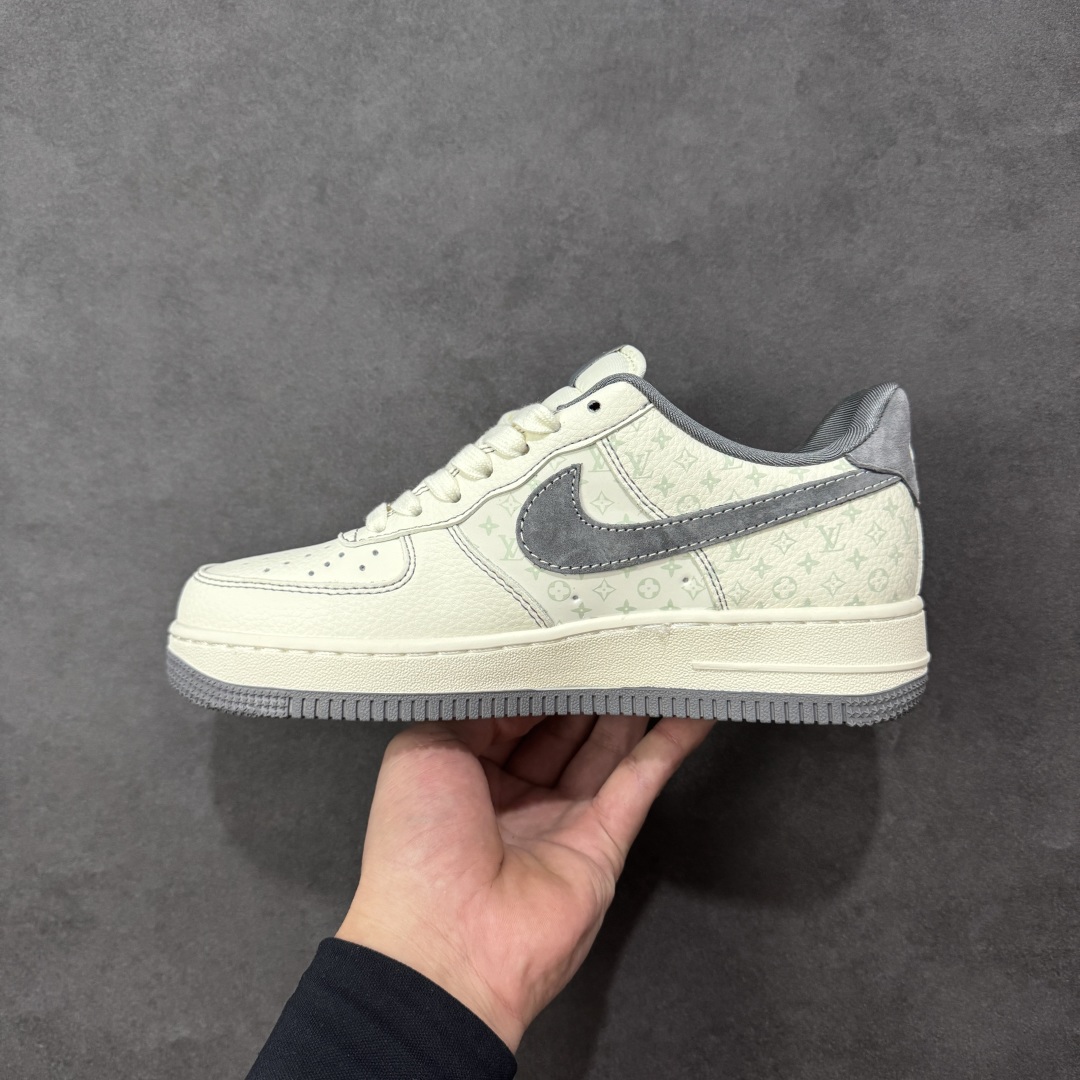 图片[2]-【定制版】Nike Air Force 1\’07 Low LV联名 印花米灰勾 空军一号低帮休闲板鞋  #原楦头原纸板 原装鞋盒 定制五金配件 内置全掌气垫 原厂鞋底 货号：MZ9588-816  尺码：36 36.5 37.5 38 38.5 39 40 40.5 41 42 42.5 43 44 44.5 45-选品中心